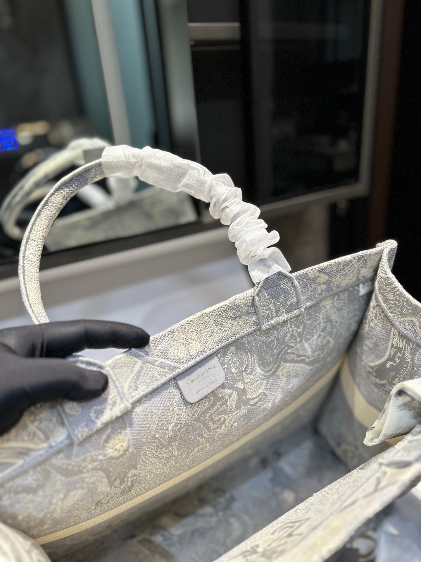 Di*r Embroidery Tote Bag ( 3 Sizes )