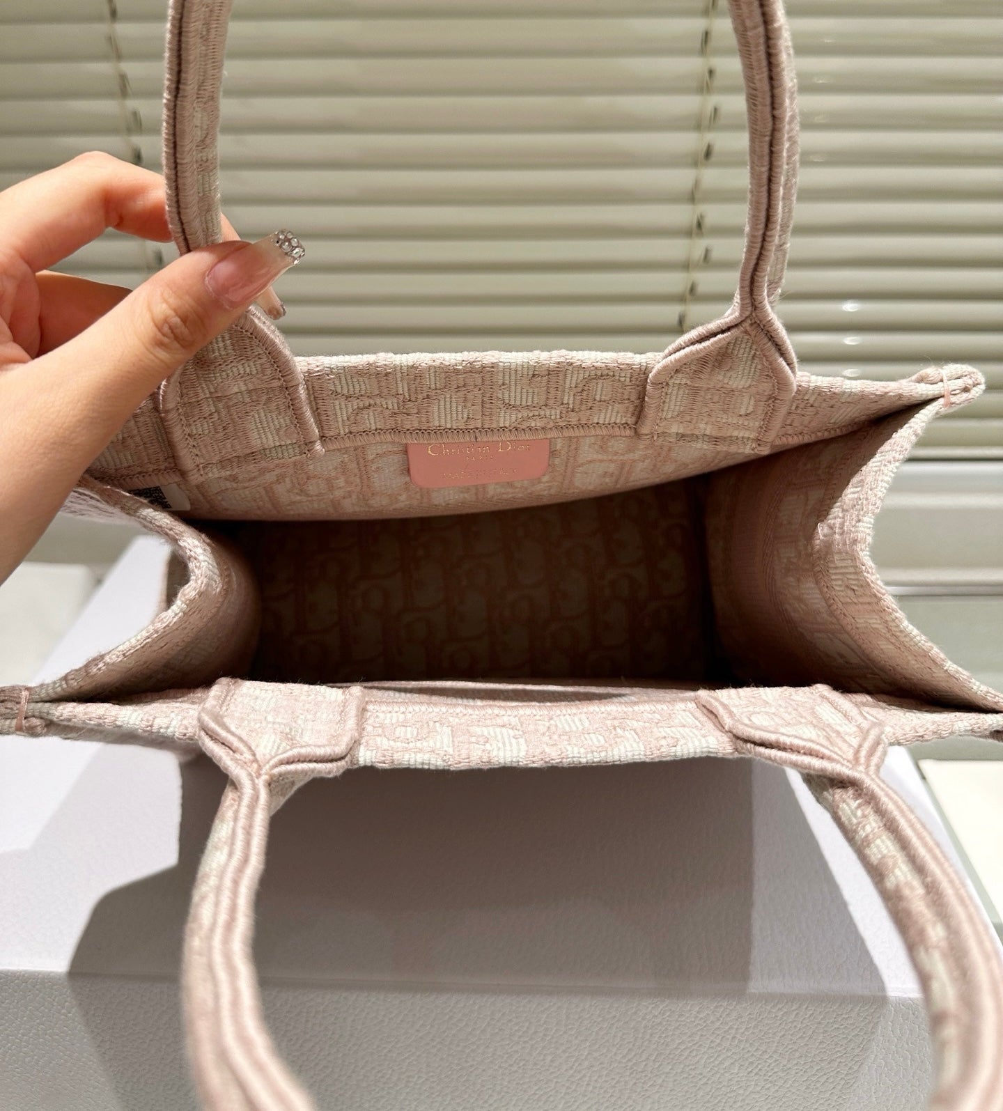 Di*r Embroidery Tote Bag ( 3 Sizes )