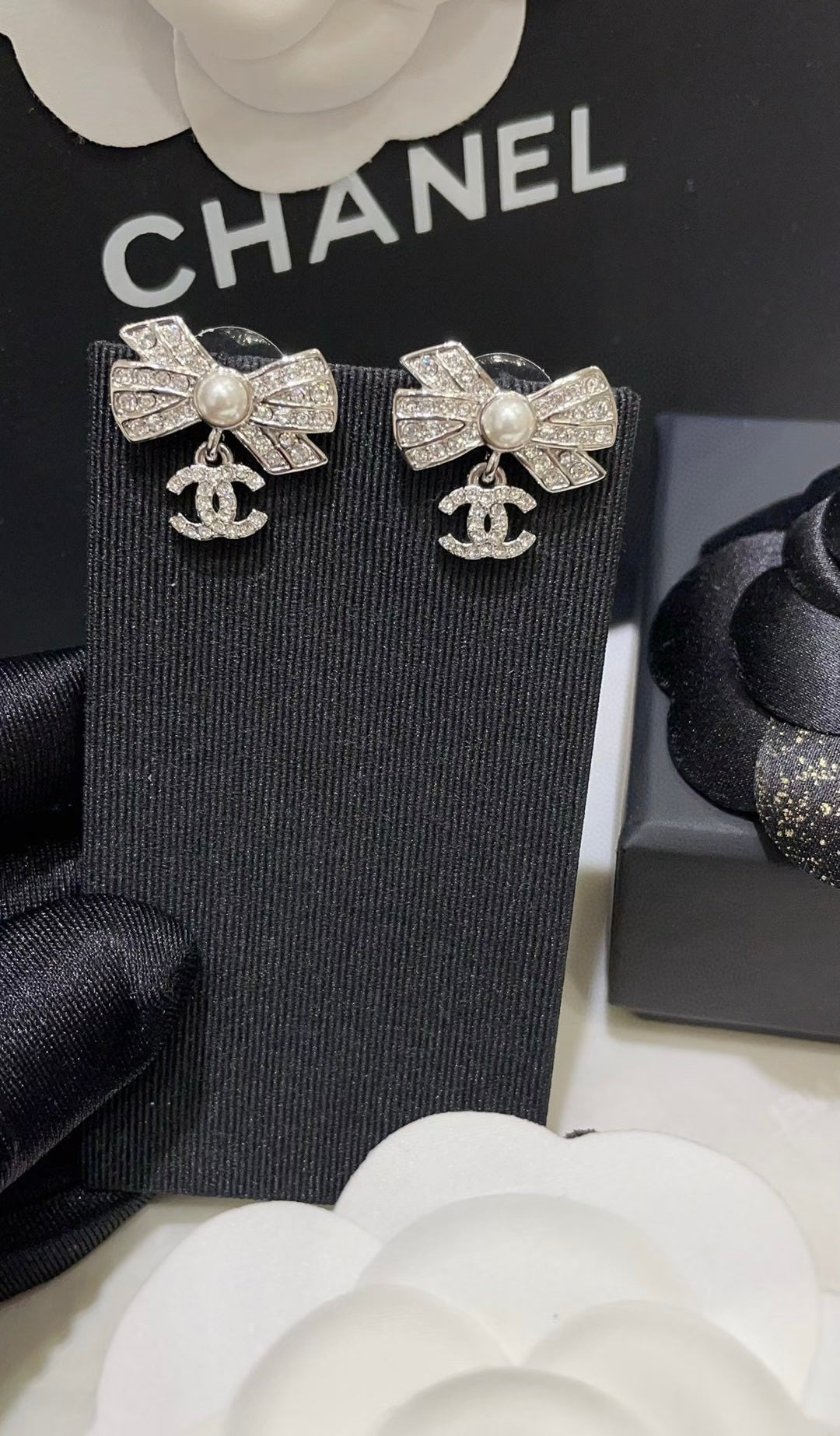 Cha*el Ear-ring ( Code : A1 )