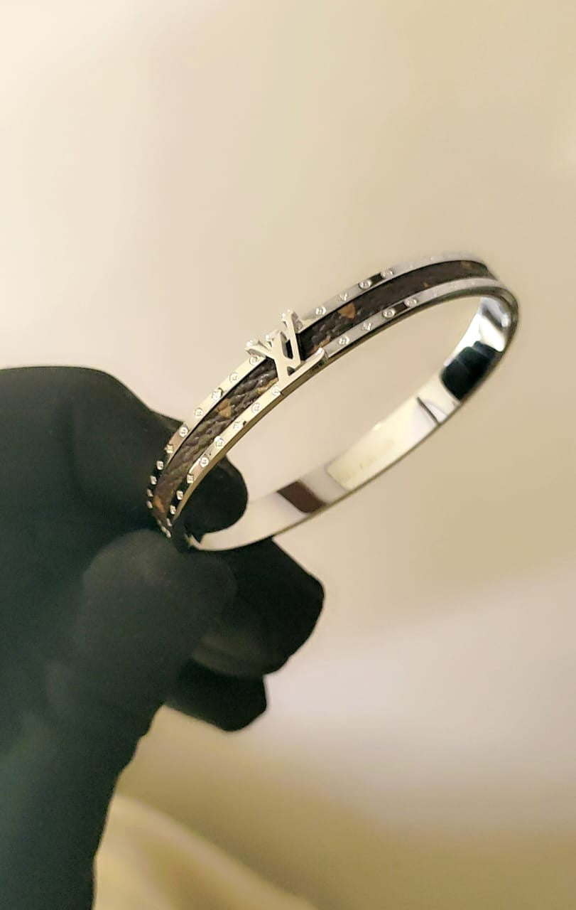 Lv Bracelet