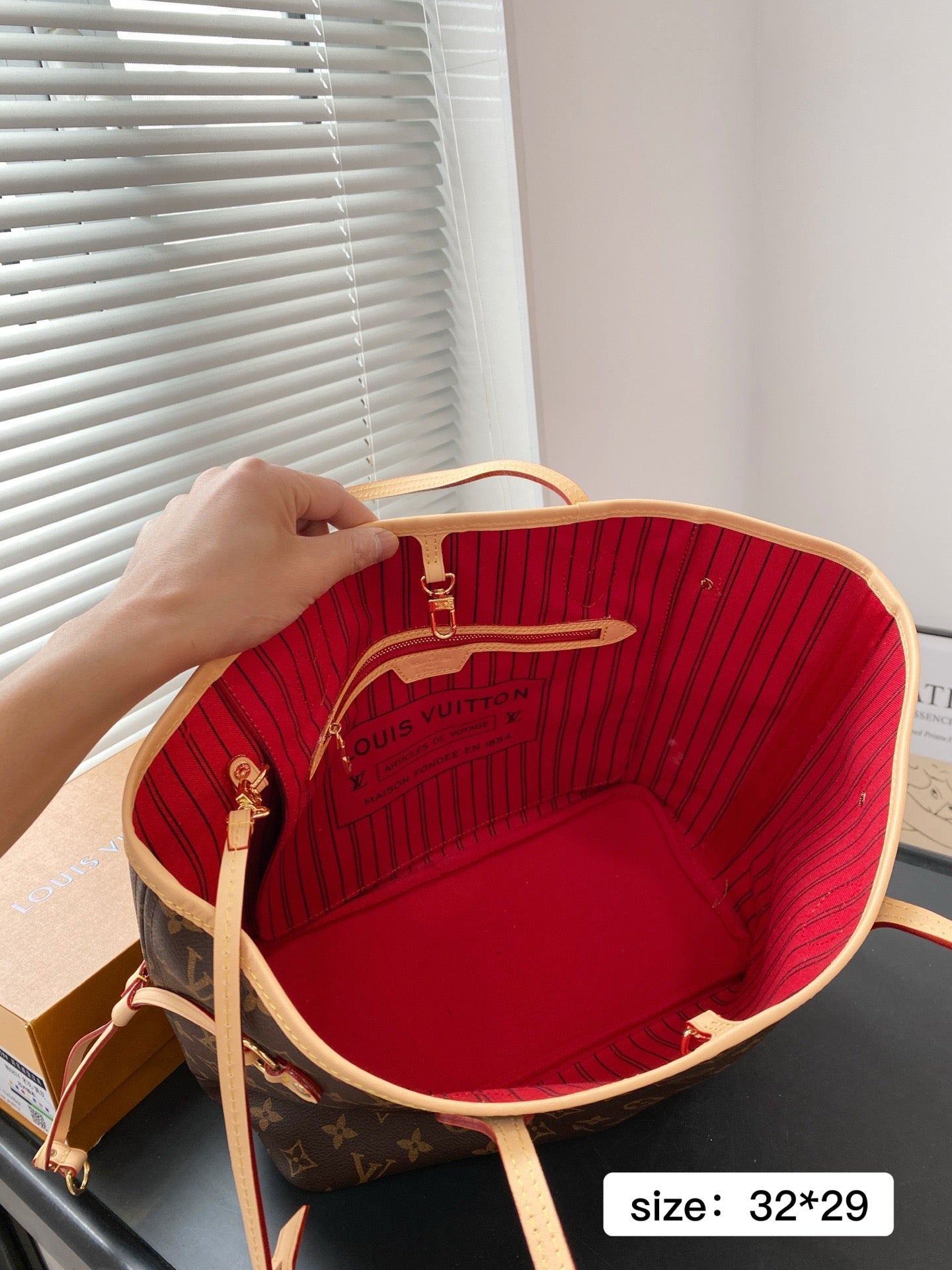 Lv Famous Never-full Bag