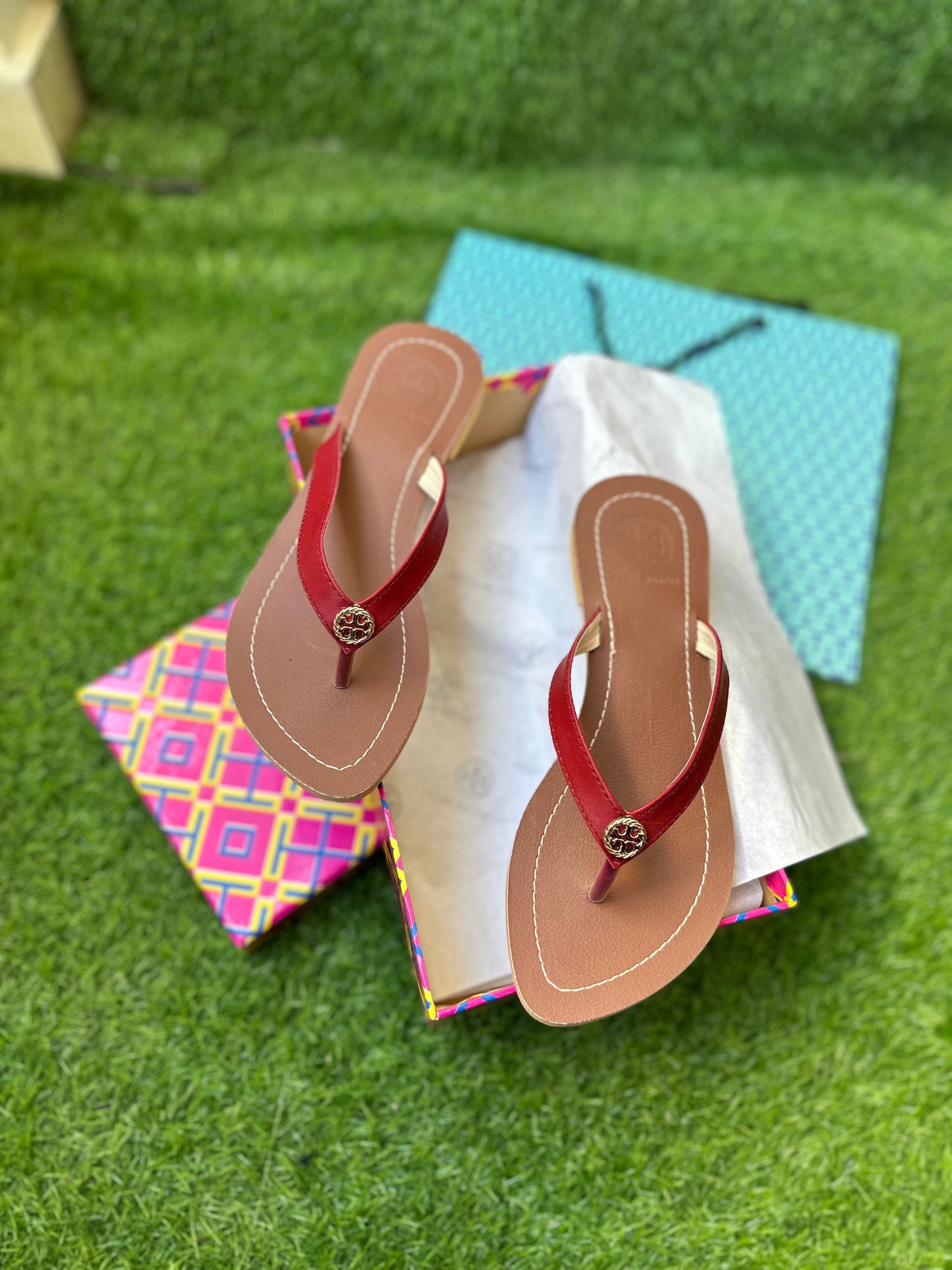 T Burch slide ( 2 Colours )