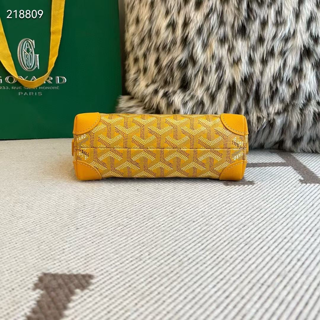 G*yard Vendome Pouch

Mini shell-shaped bag