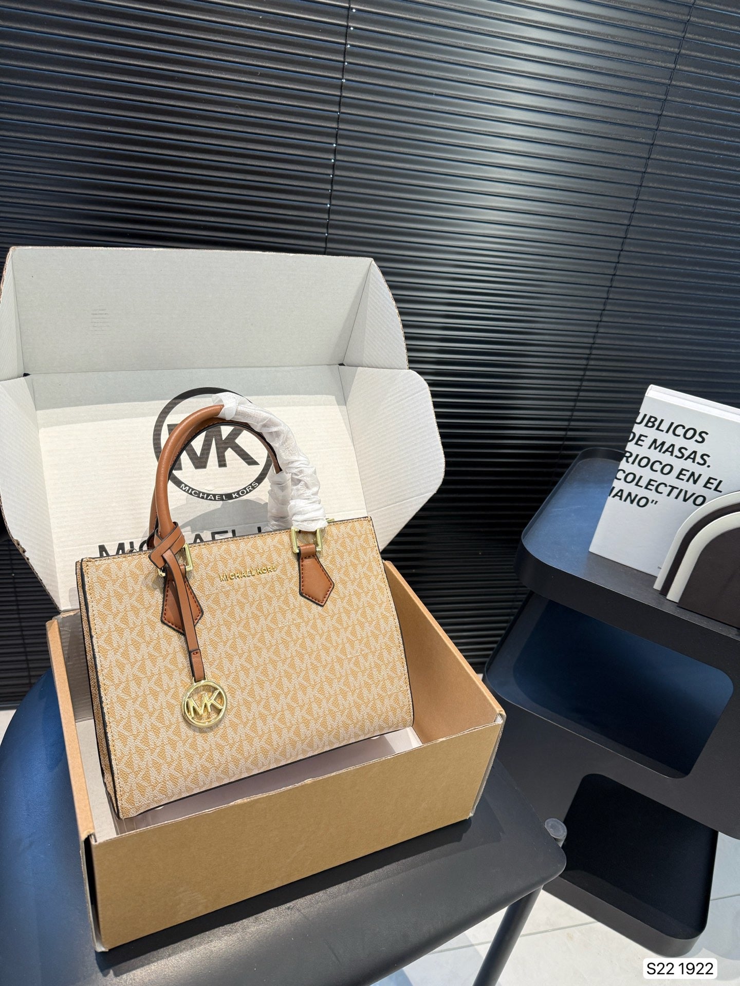 MK Most Demanding Handbags ( 4 Colours )