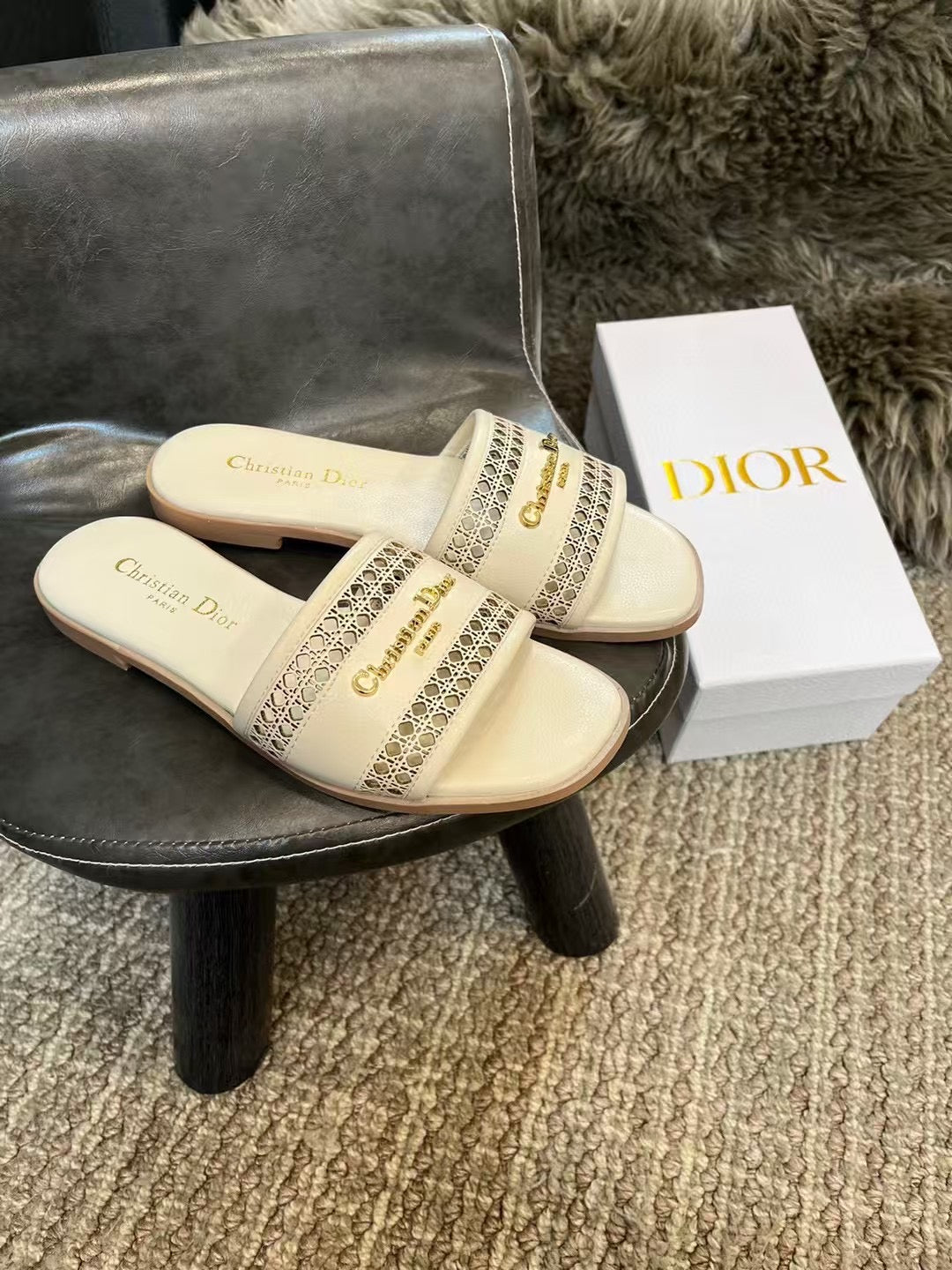 D*or Brand Slipper ( 5 colours )