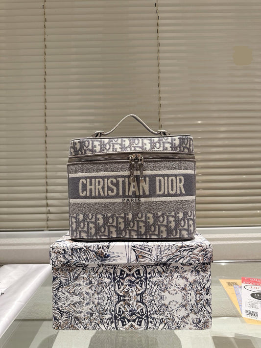 Di*r Makeup Bag ( 3 Shades )