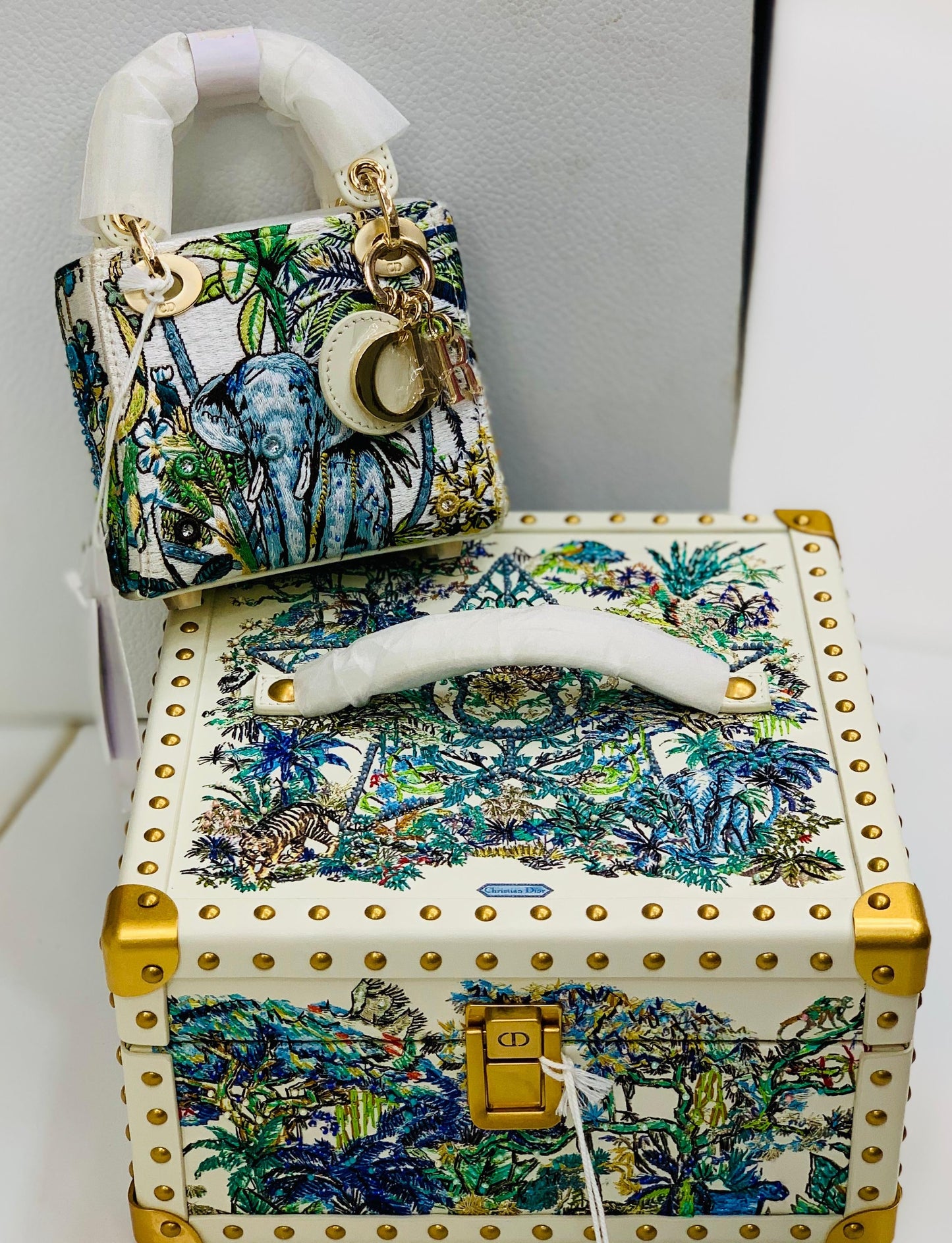 Di*or Limited Edition