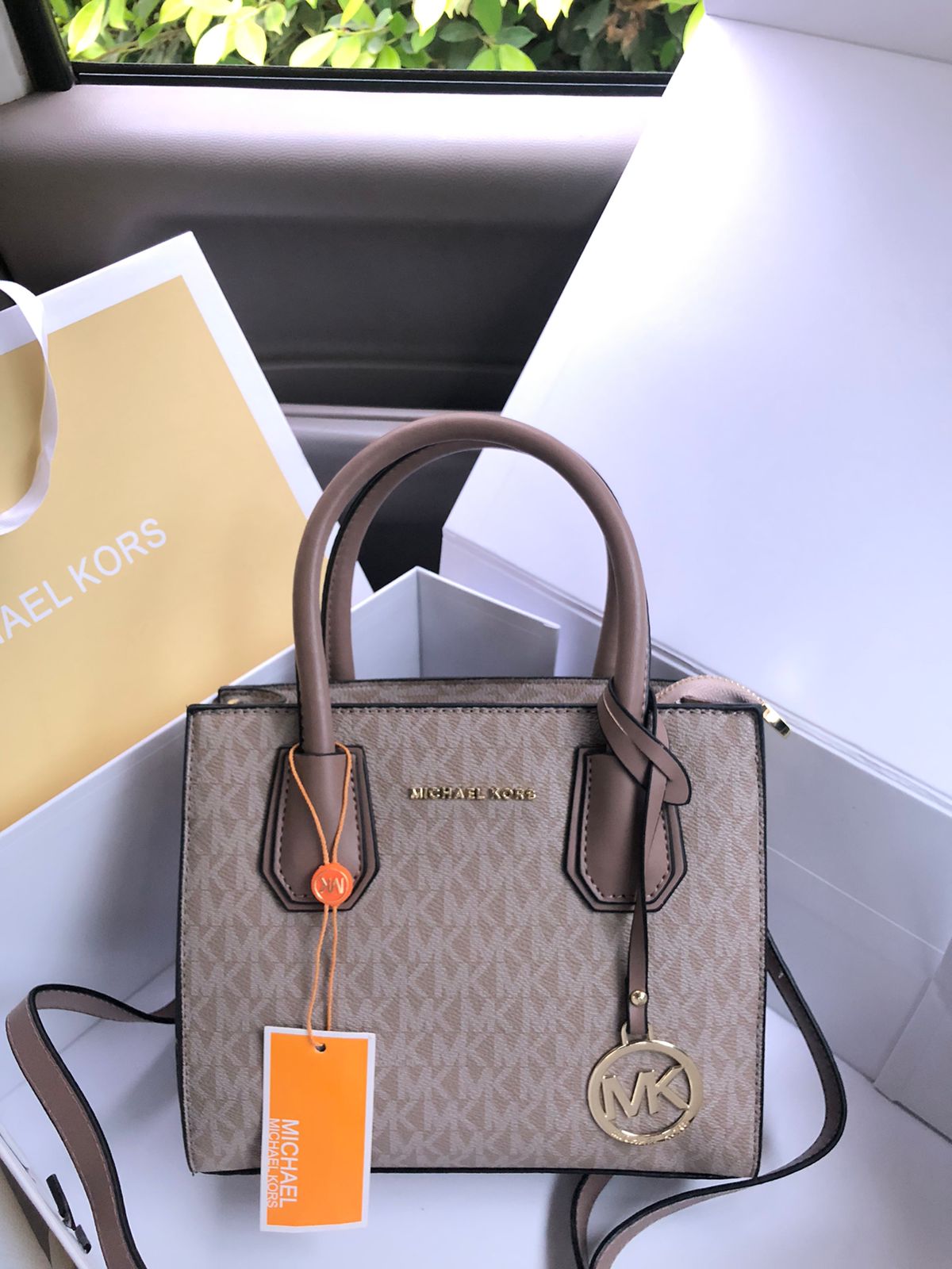 MK Handbags ( 4 Shades )