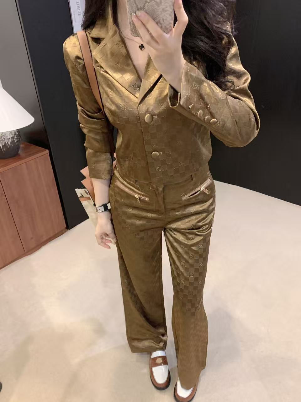 Lv Daily wear Suit ( 2 Colours )