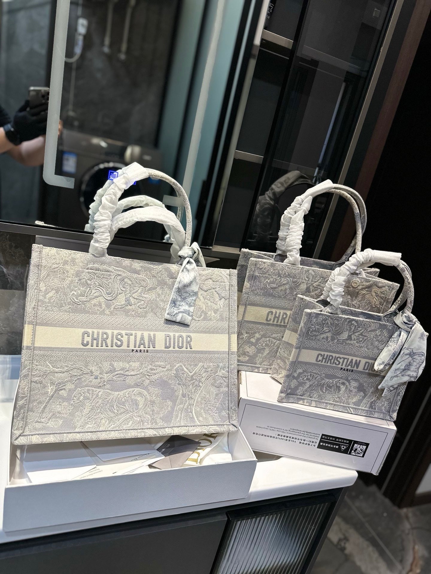 Di*r Embroidery Tote Bag ( 3 Sizes )