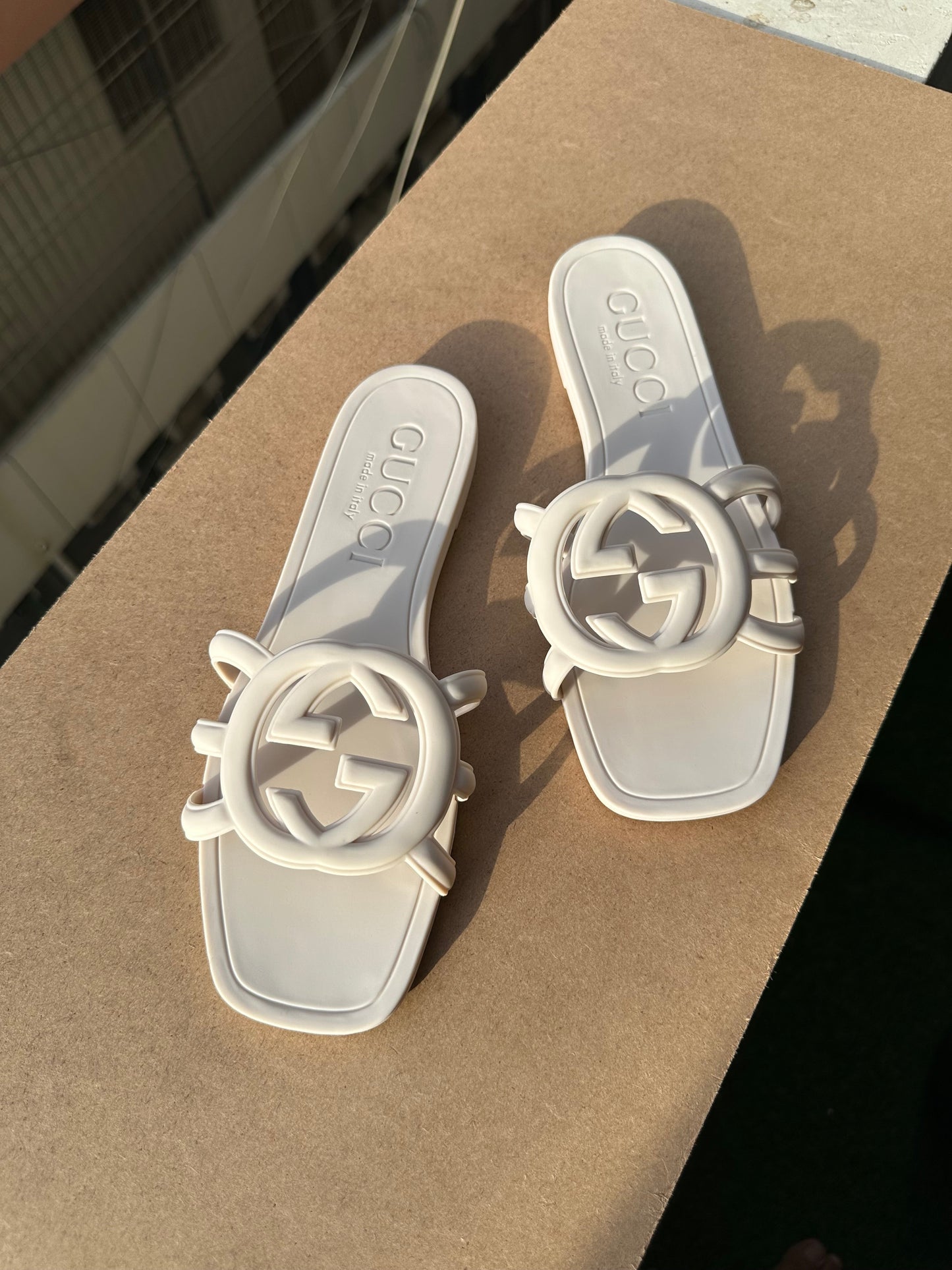 GG White Slipper - Famous Brand