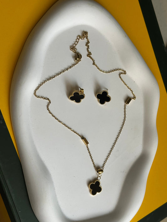 Necklace and earrings ( 5 sets )