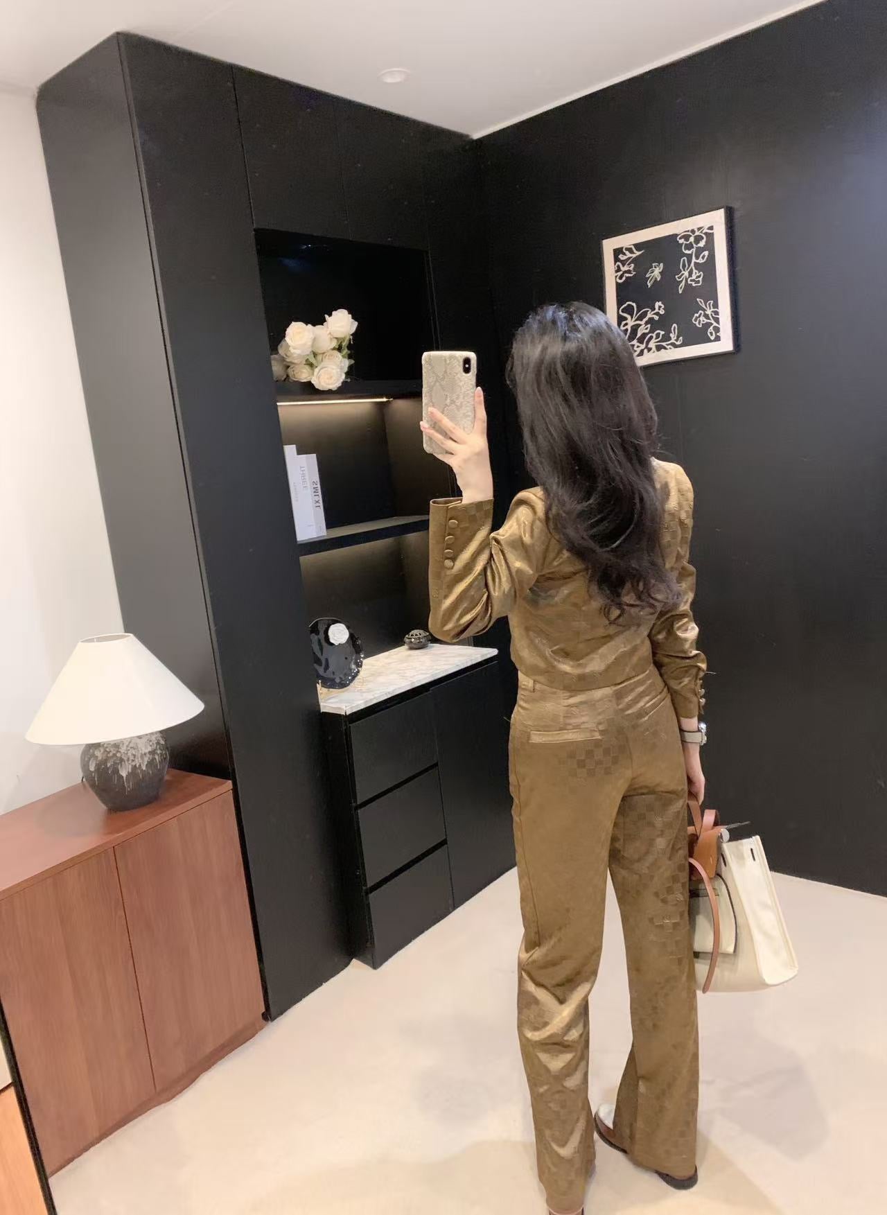 Lv Daily wear Suit ( 2 Colours )