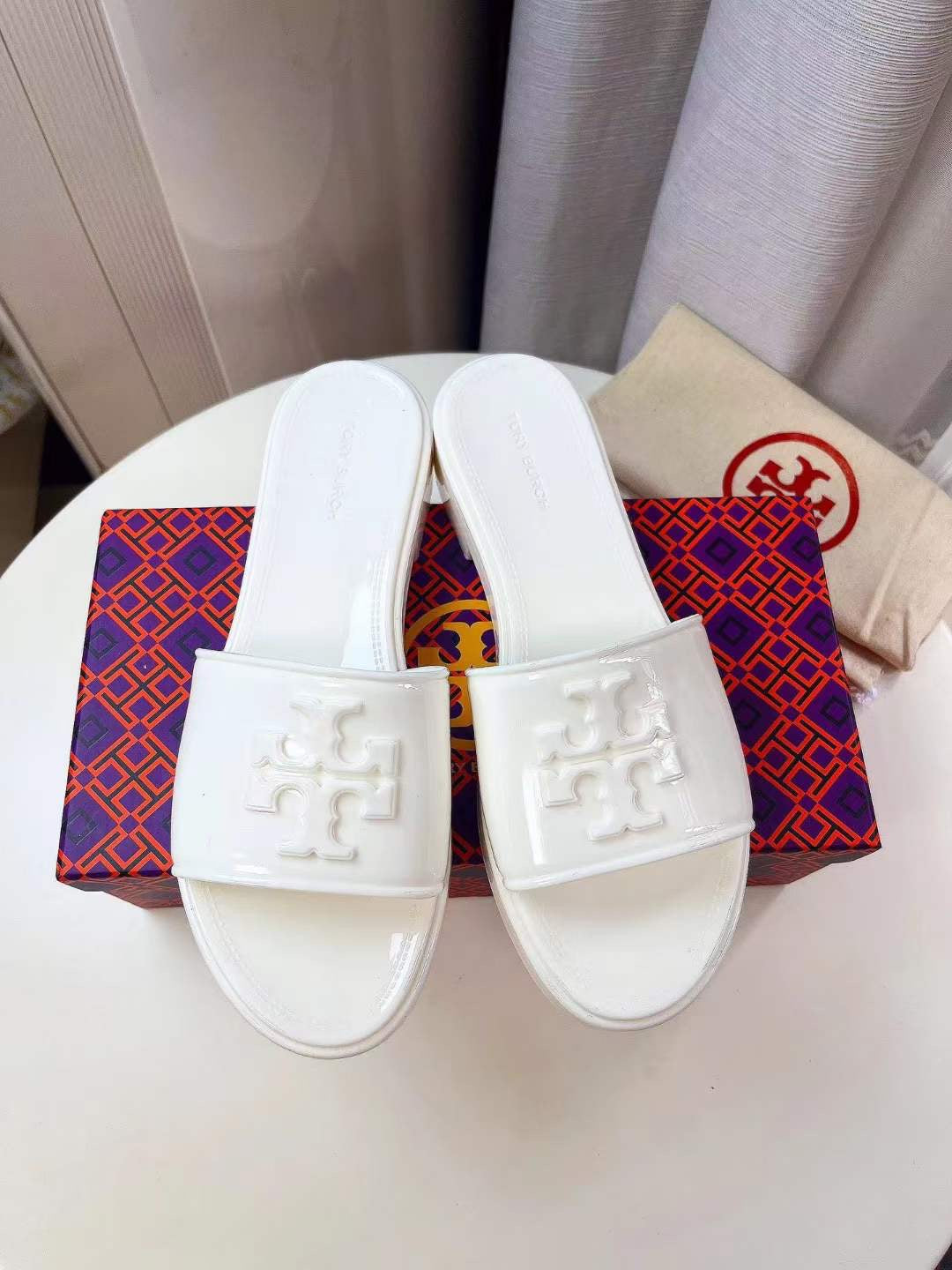 T Burch Most Demanding Slipper ( 5 Colours )