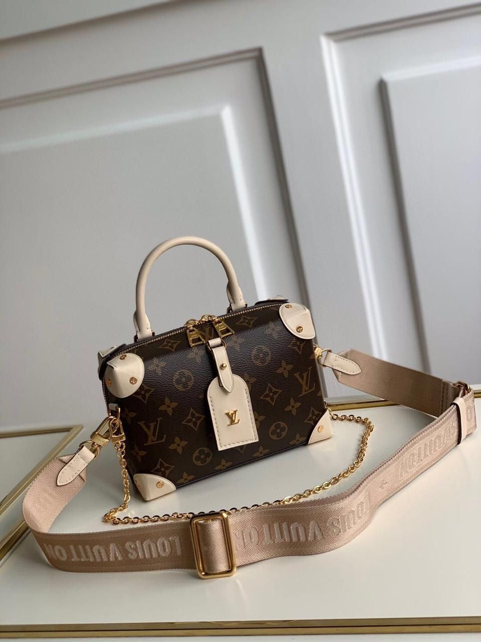 Lv Charming Bag ( 4 Colours )
