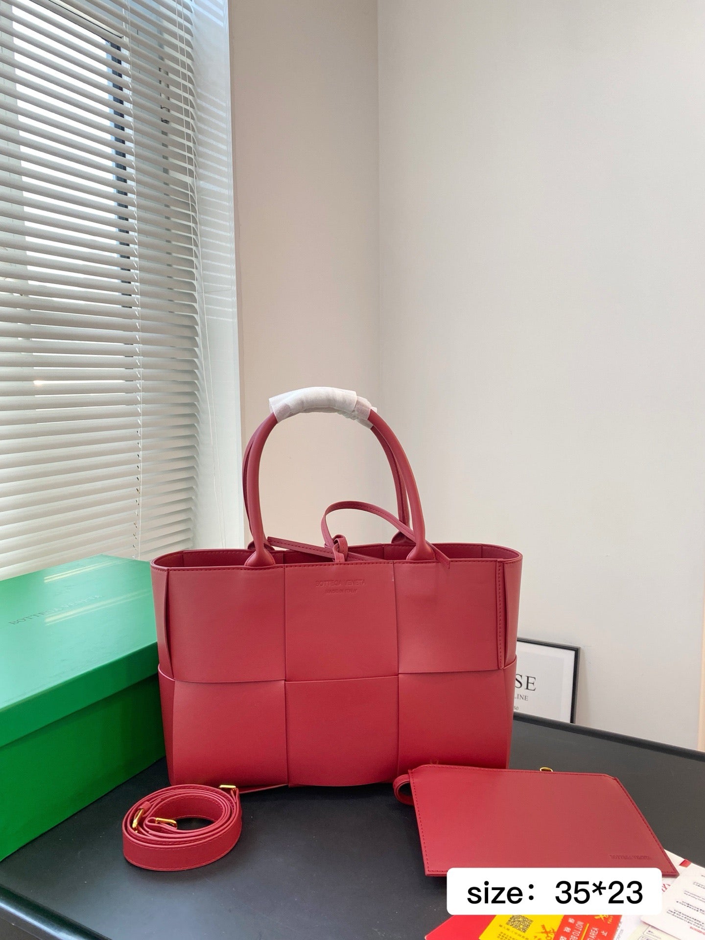 B*ttega Veneta Famous Handbag