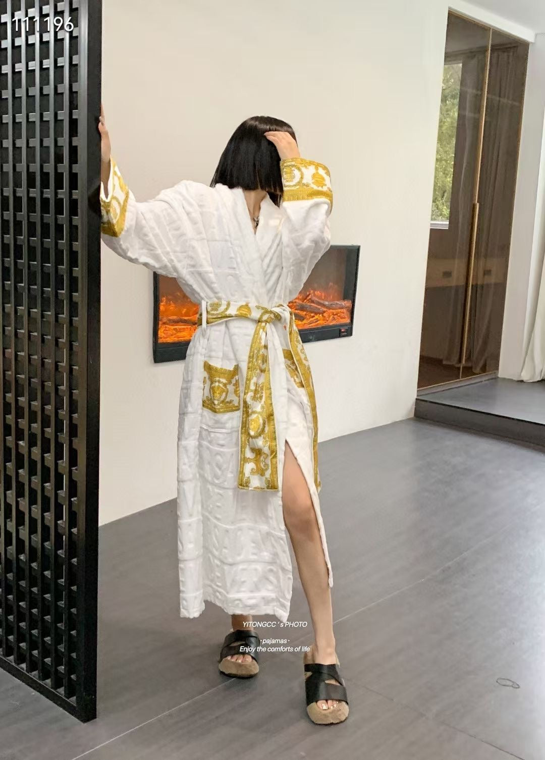 Ve*sace Bathrobe