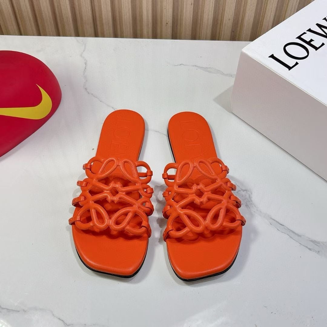 Lo*we Slippers
