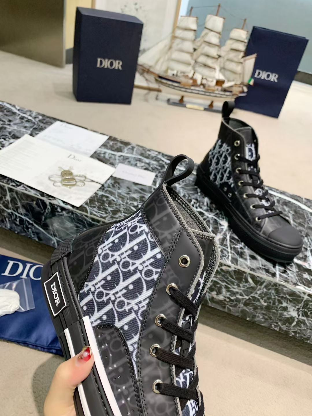 Di*r Shoes - New Arrival ( 2 Colours )