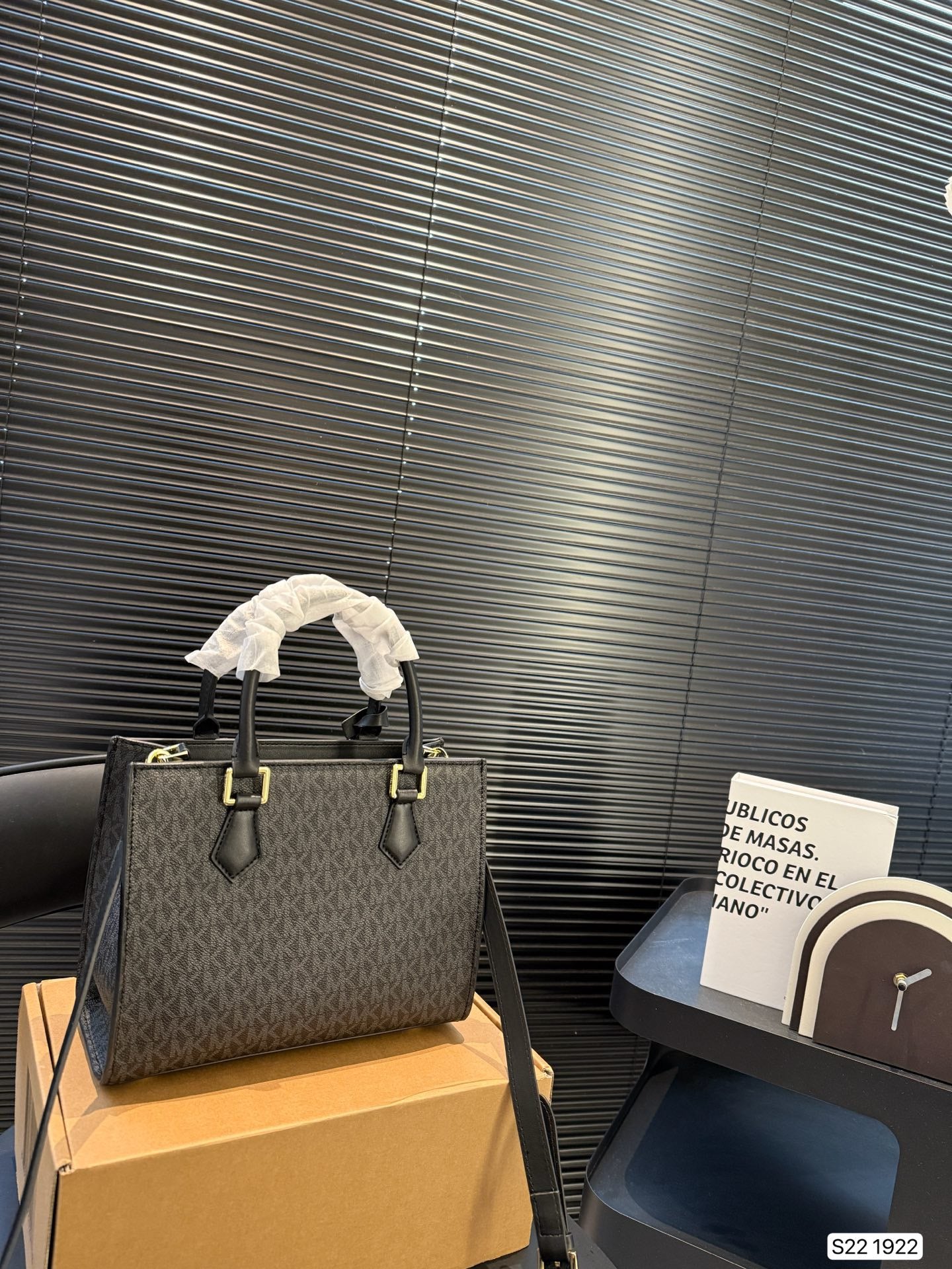 MK Most Demanding Handbags ( 4 Colours )