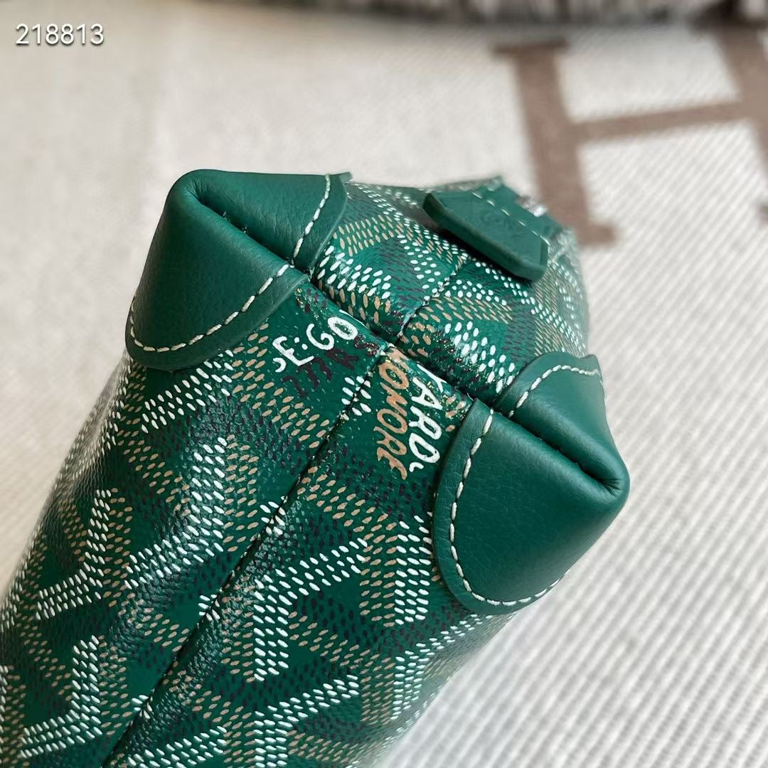 G*yard Vendome Pouch

Mini shell-shaped bag