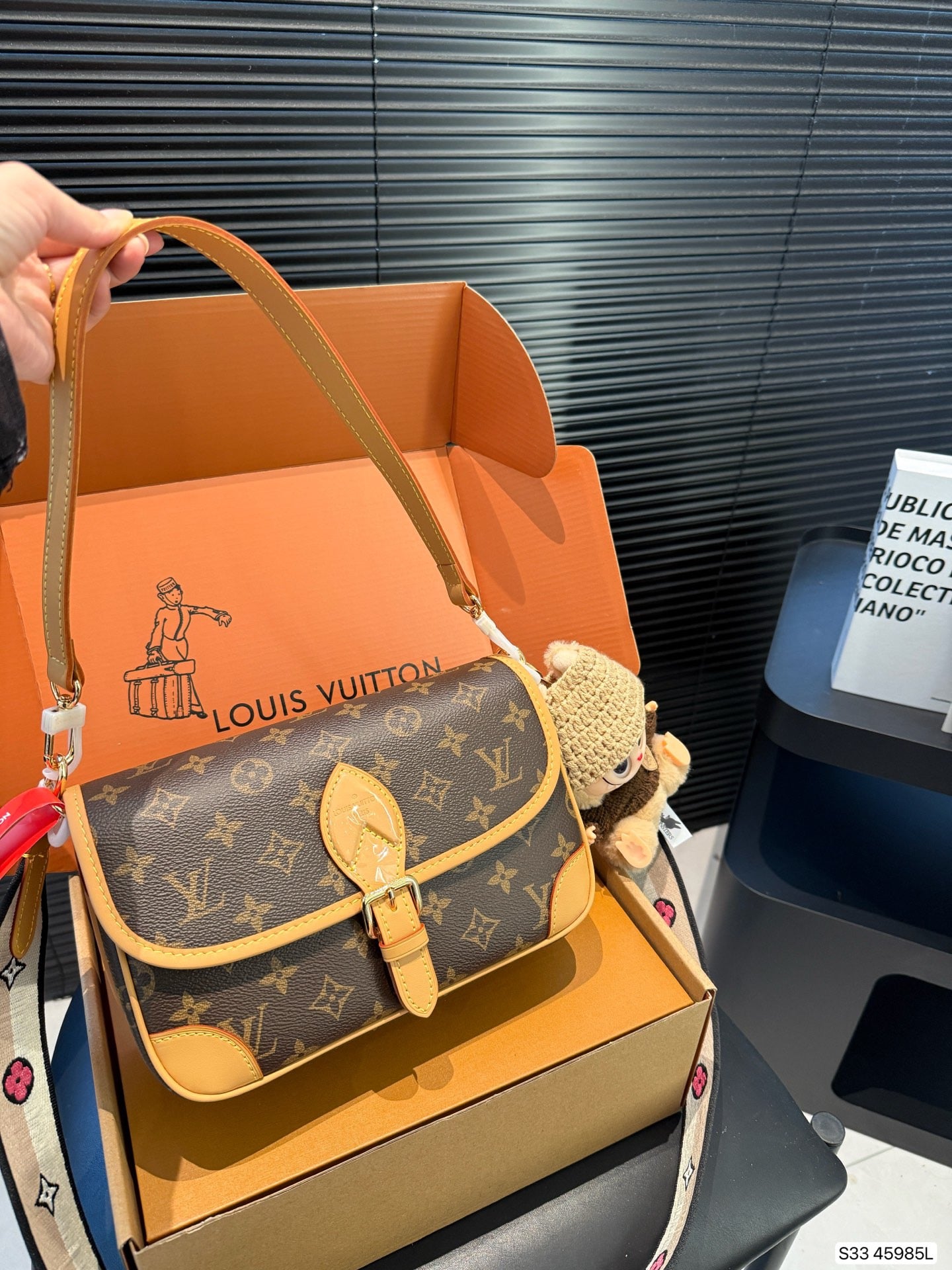 Lv Sidebag