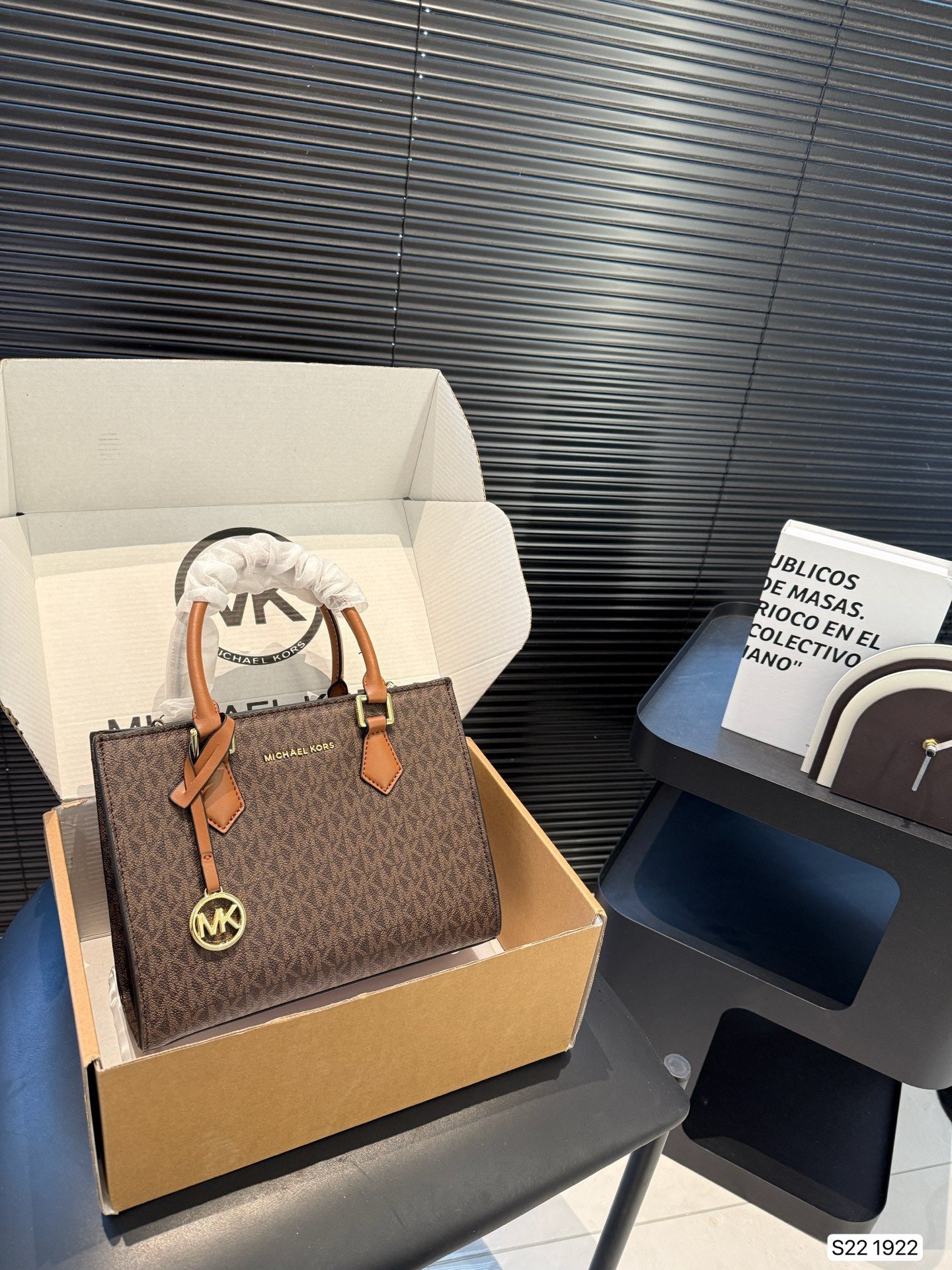 MK Most Demanding Handbags ( 4 Colours )