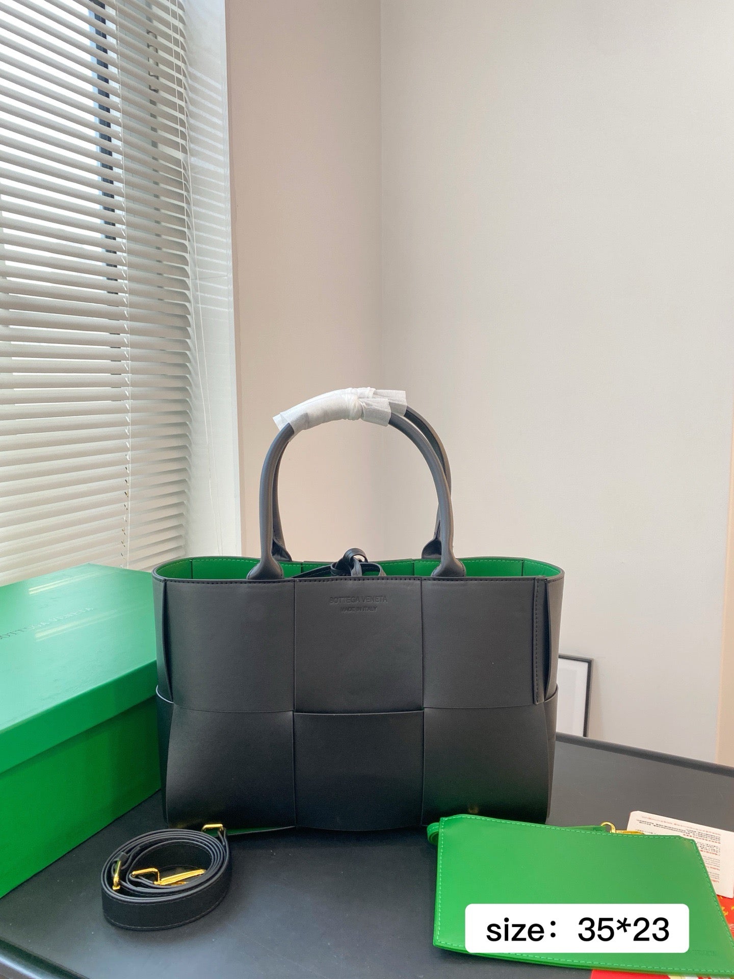 B*ttega Veneta Famous Handbag