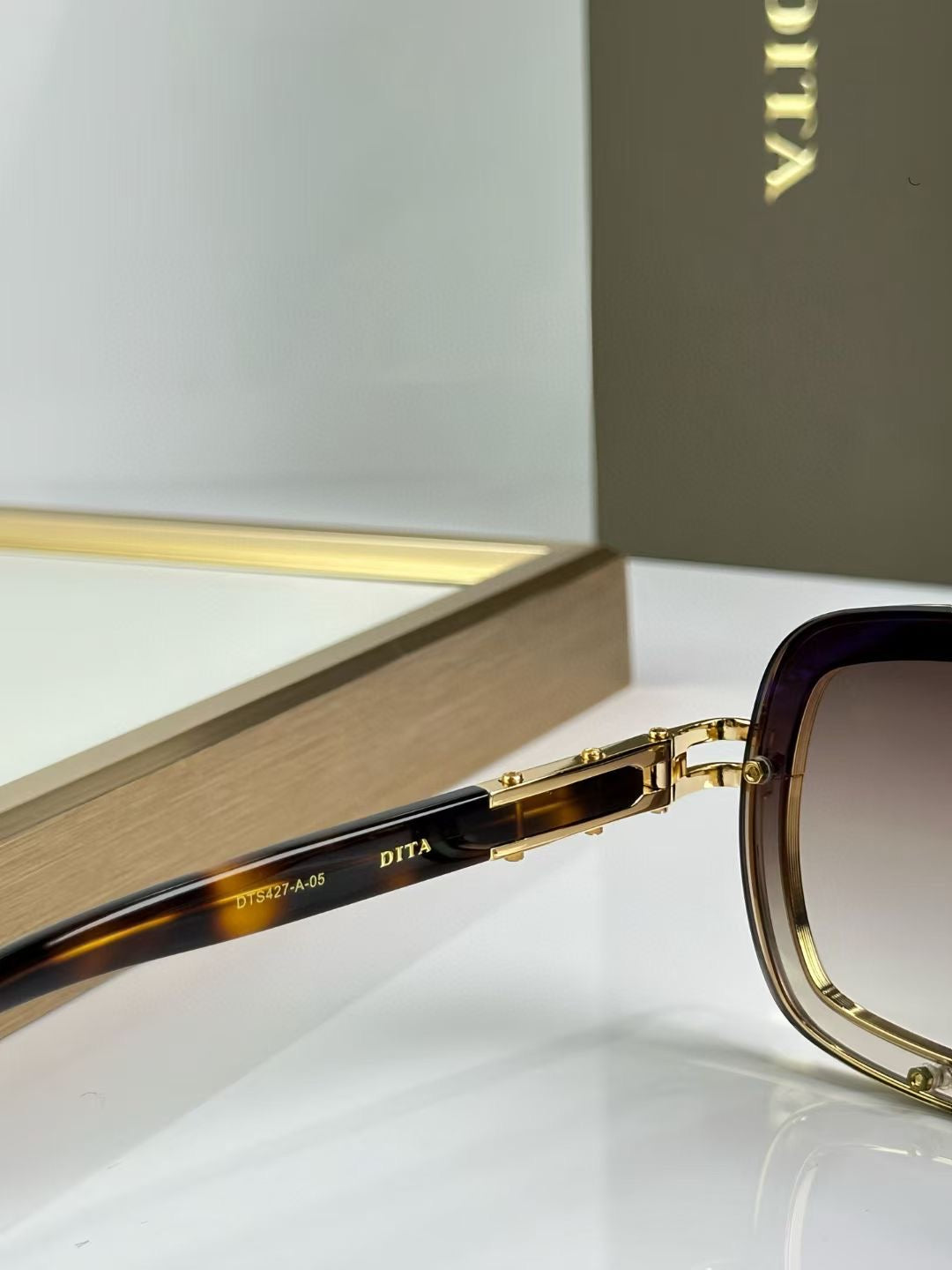 DITA - Model : DTS427