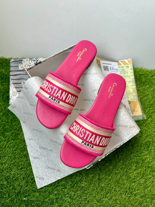 Di*r Embroidery Slide