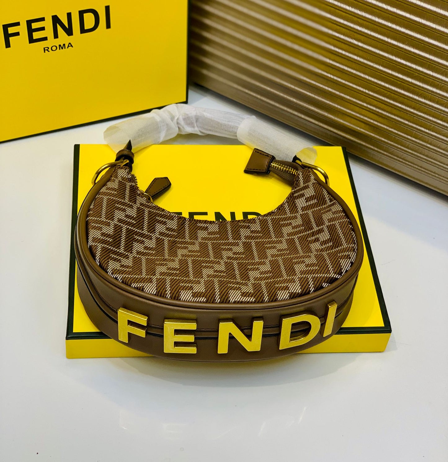 Fe*di Round Bag ( 6 Shades )