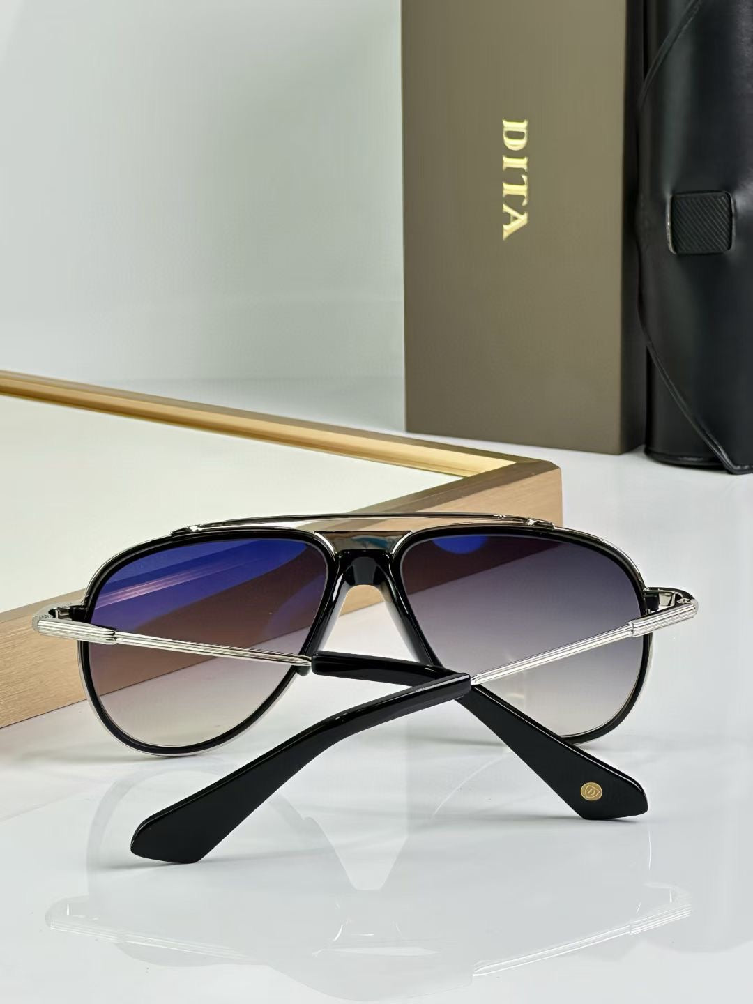 DITA - Model : DTS 211 ( Multiple Shades )