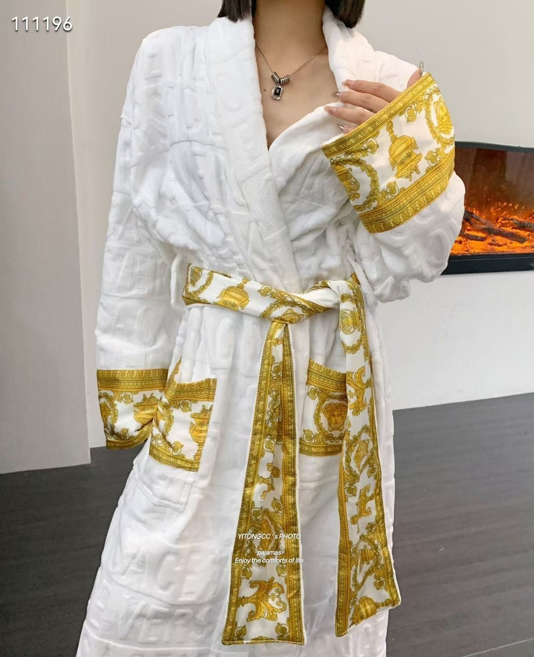 Ve*sace Bathrobe