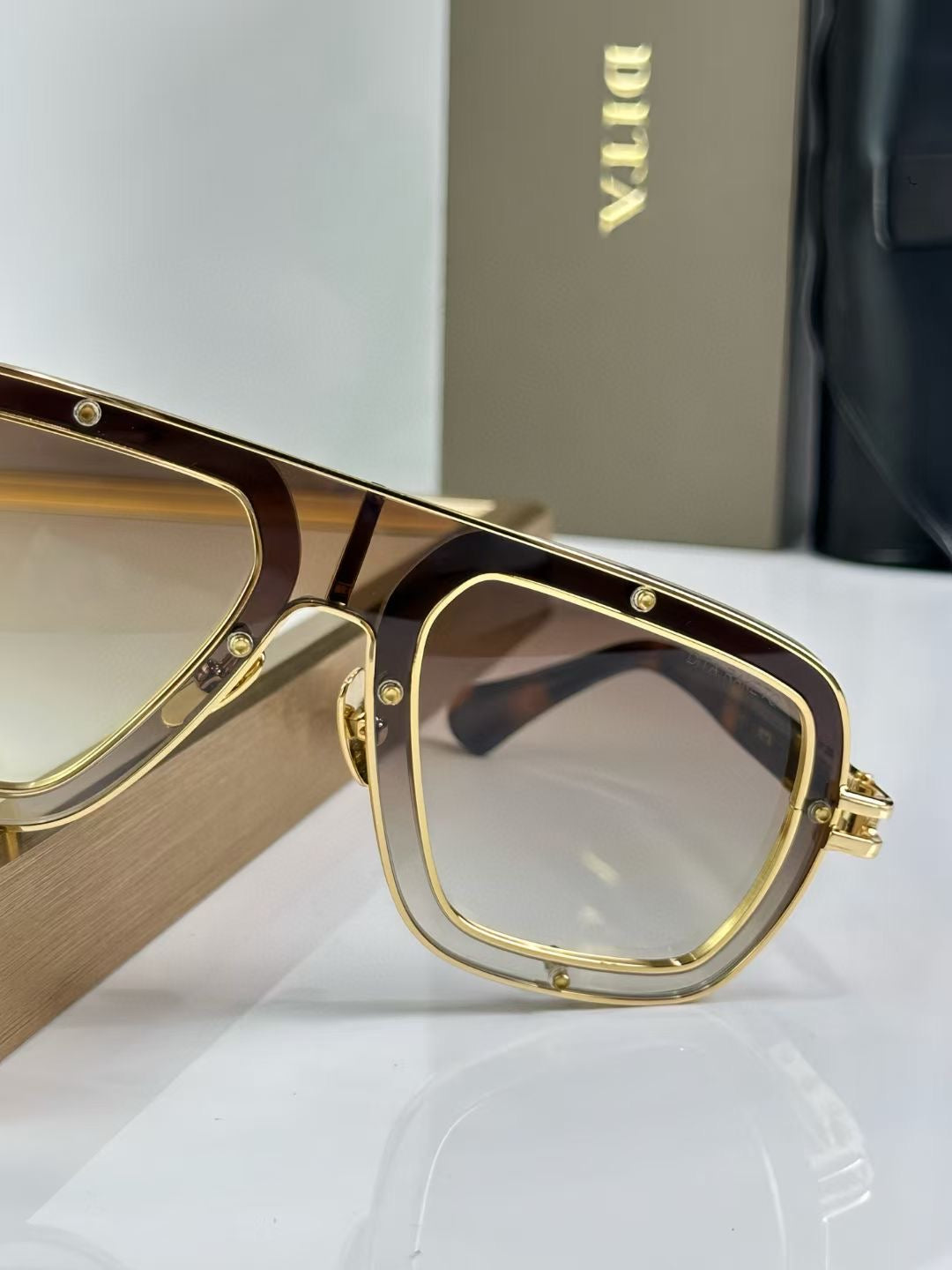 DITA - Model : DTS427