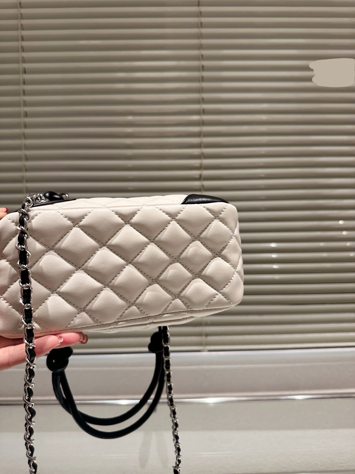 Cha*el Handbag ( 4 Colours )