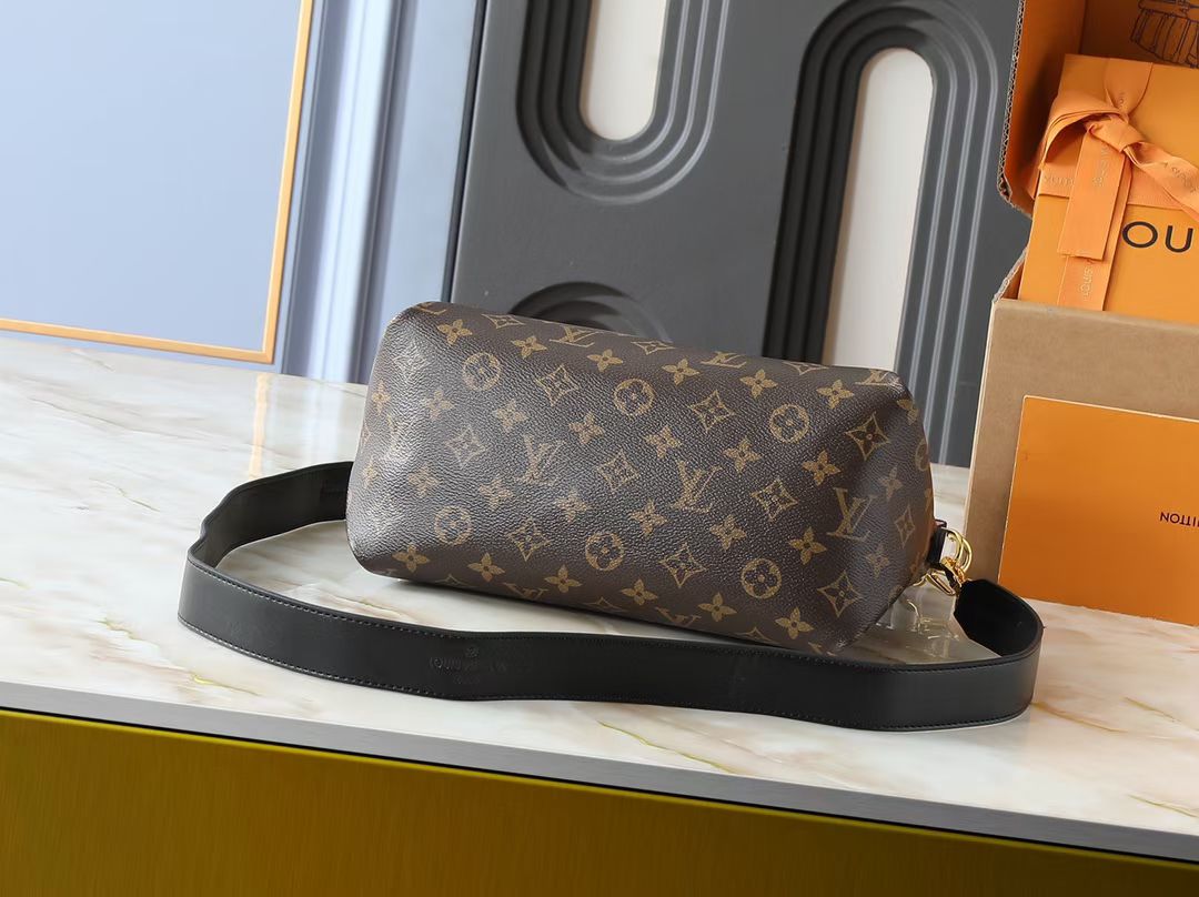 Lv Beaubourg Hobo Bag
