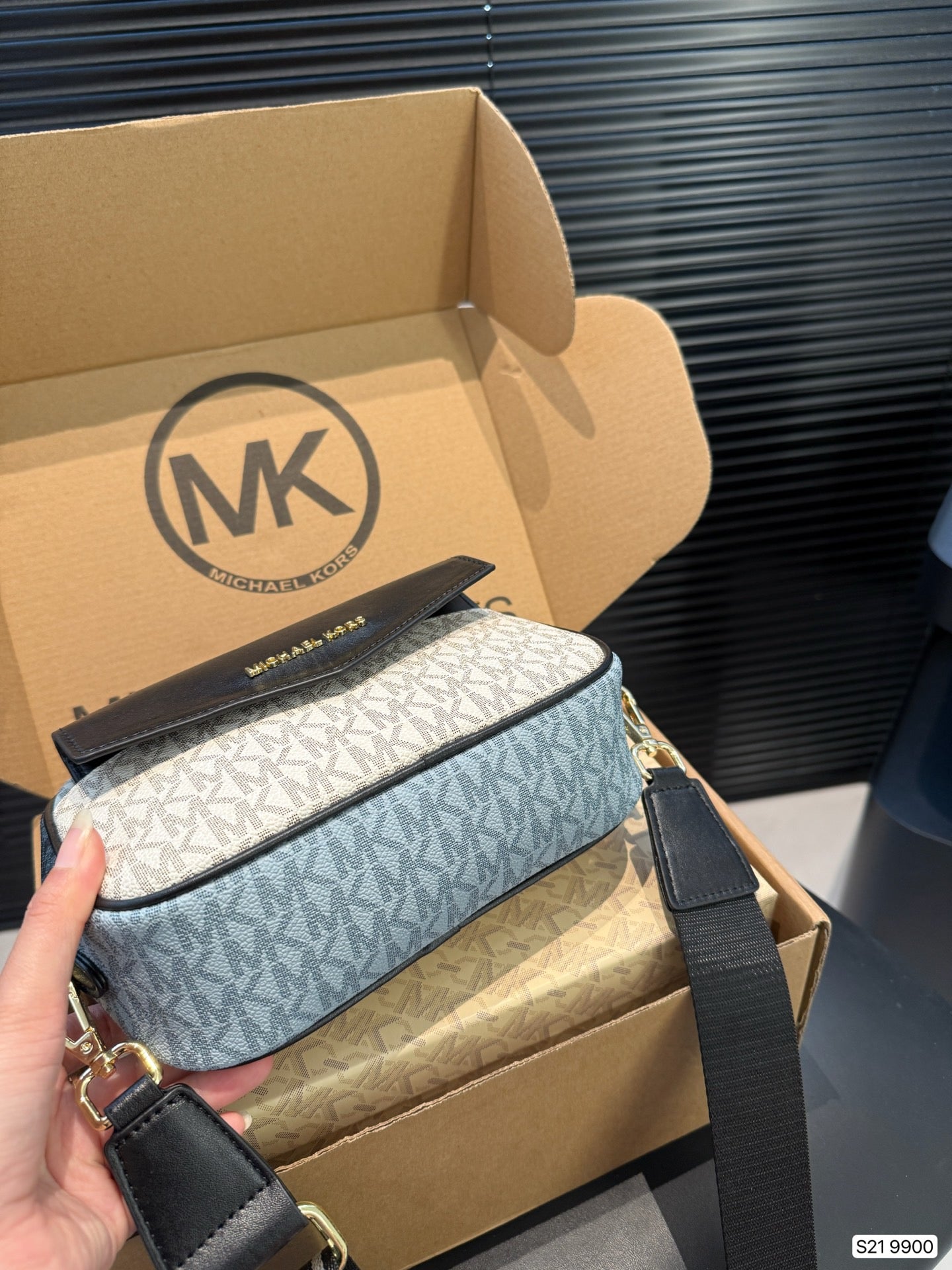 MK Cross Body Bags ( 4 Colours )