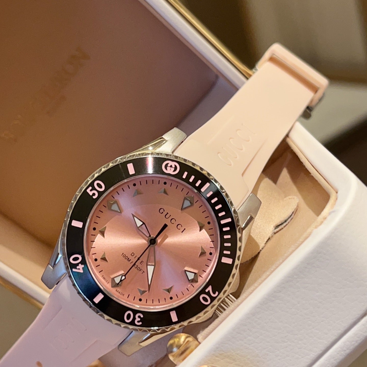 GG Watch ( Limited Edition )