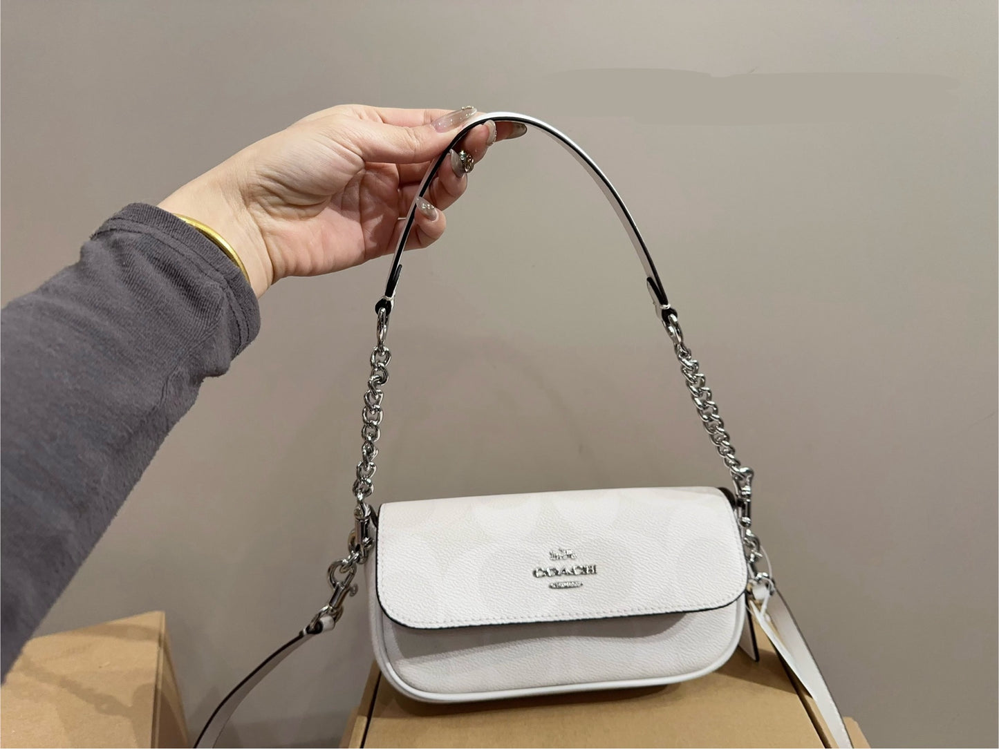 C*ach Cross Body Bag ( 4 Shades )