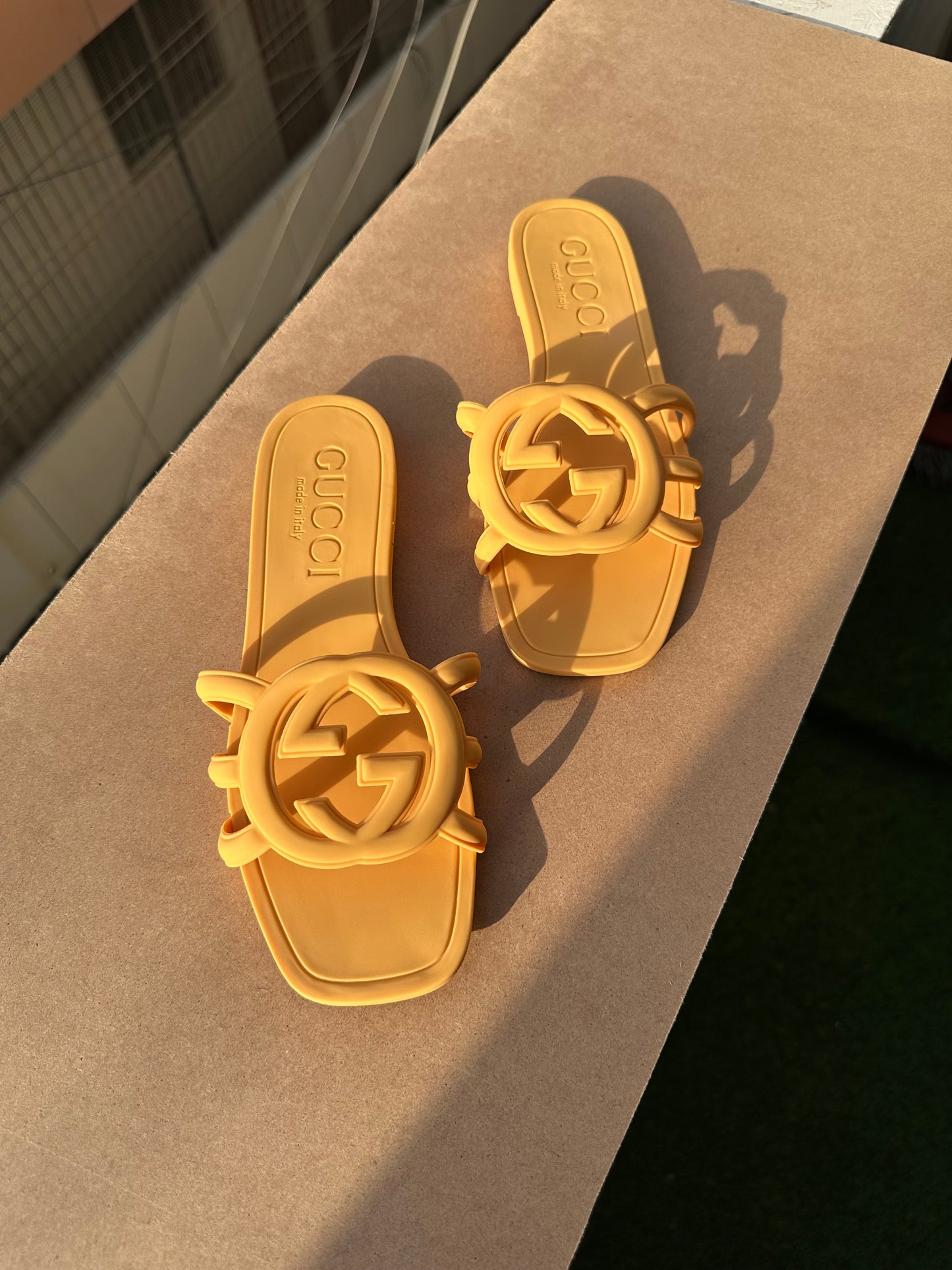 GG Slides Famous Brand