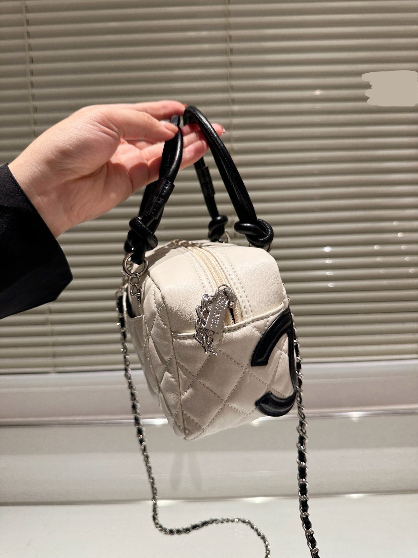 Cha*el Handbag ( 4 Colours )