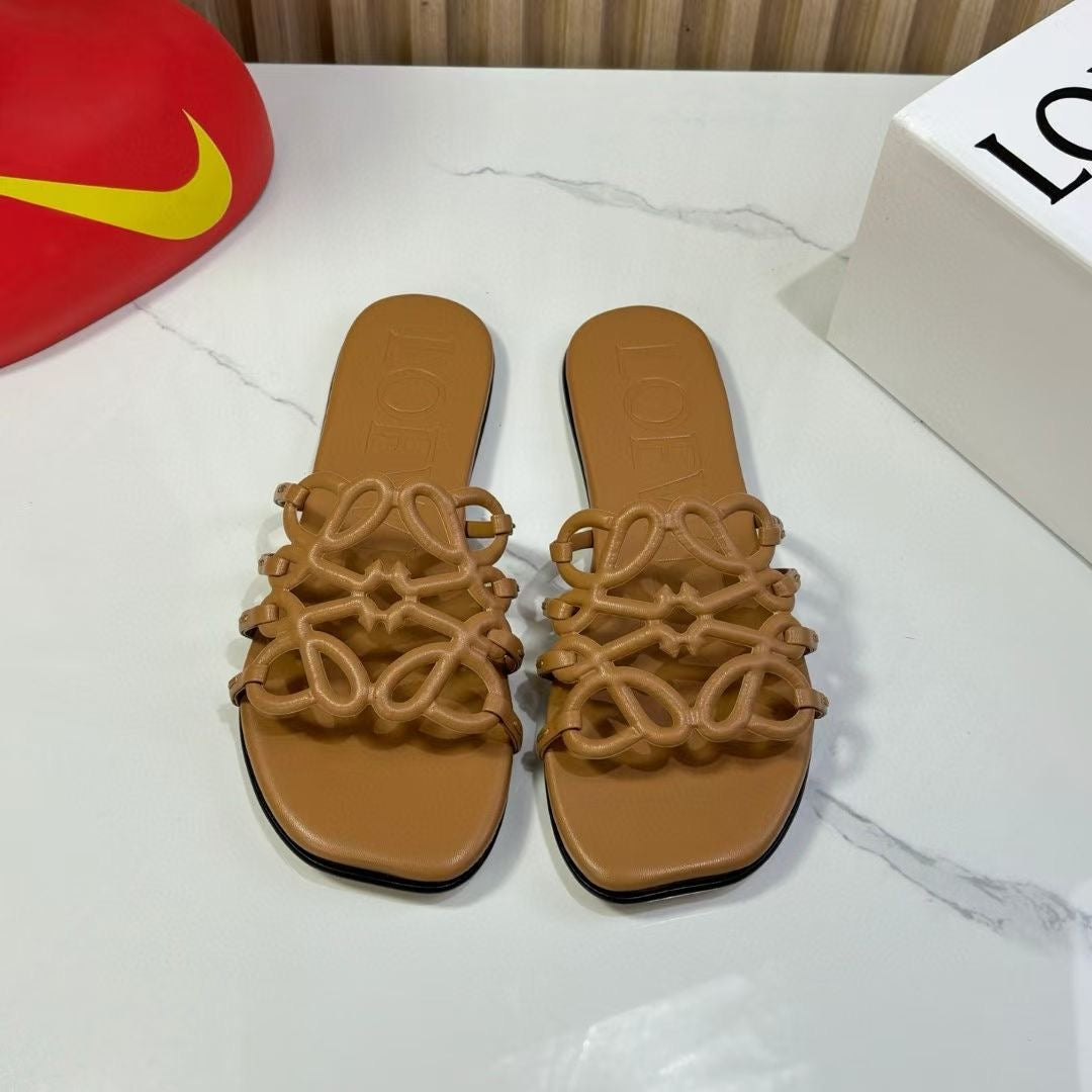 Lo*we Slippers