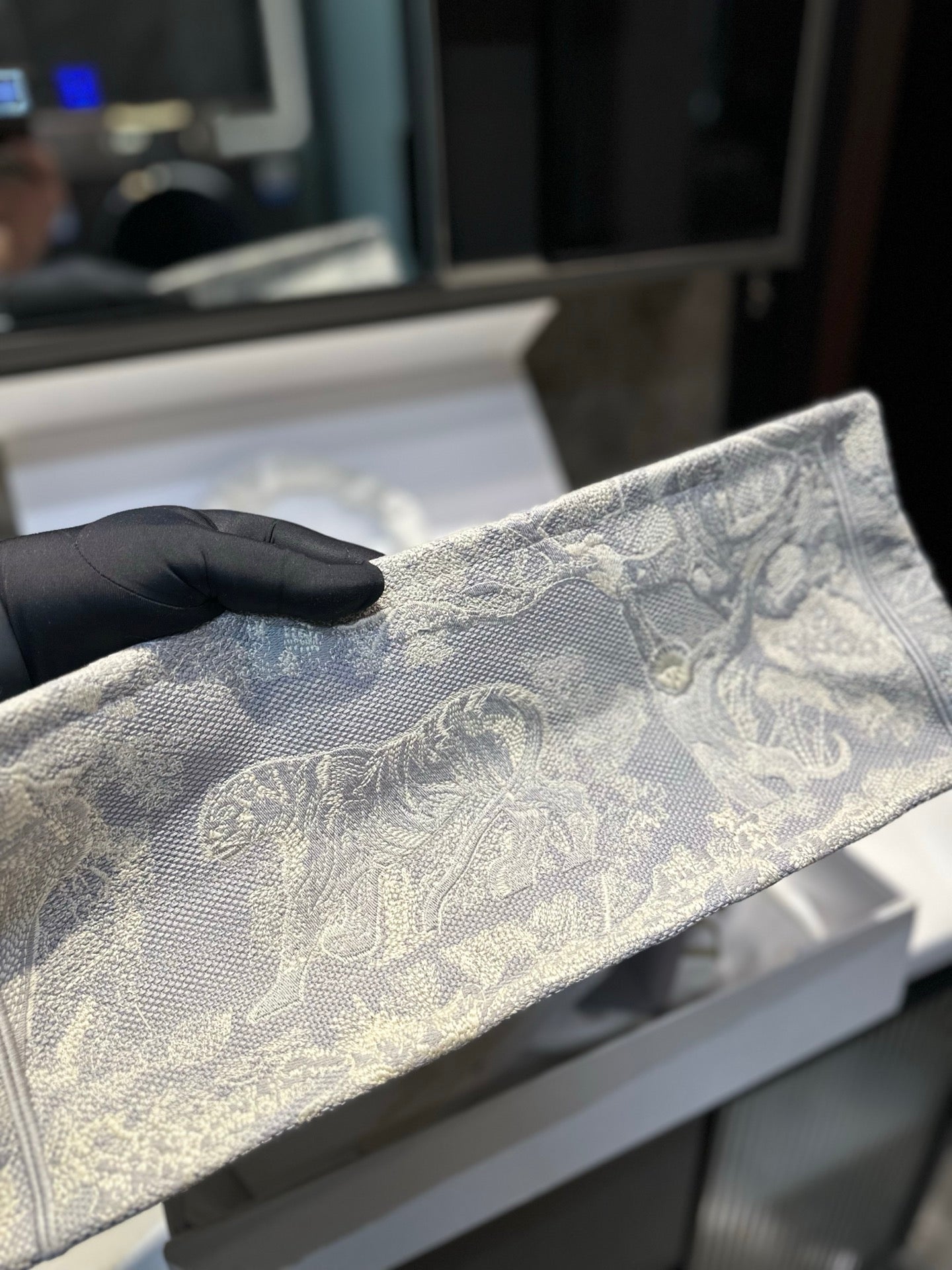 Di*r Embroidery Tote Bag ( 3 Sizes )