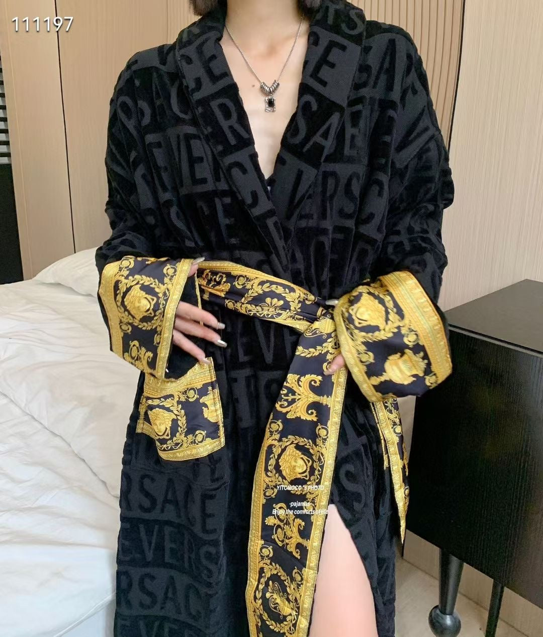 Ve*sace Bathrobe