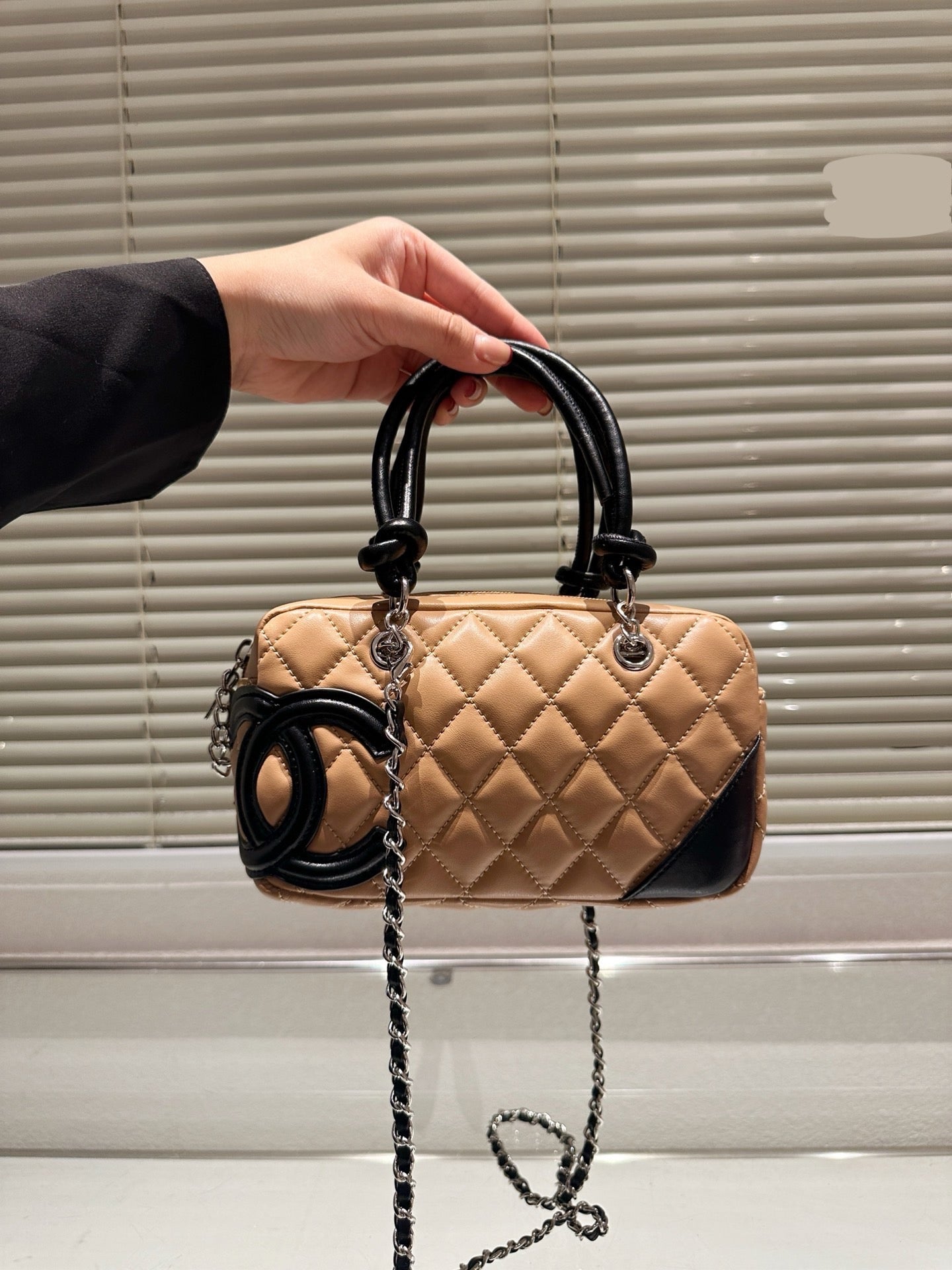 Cha*el Handbag ( 4 Colours )