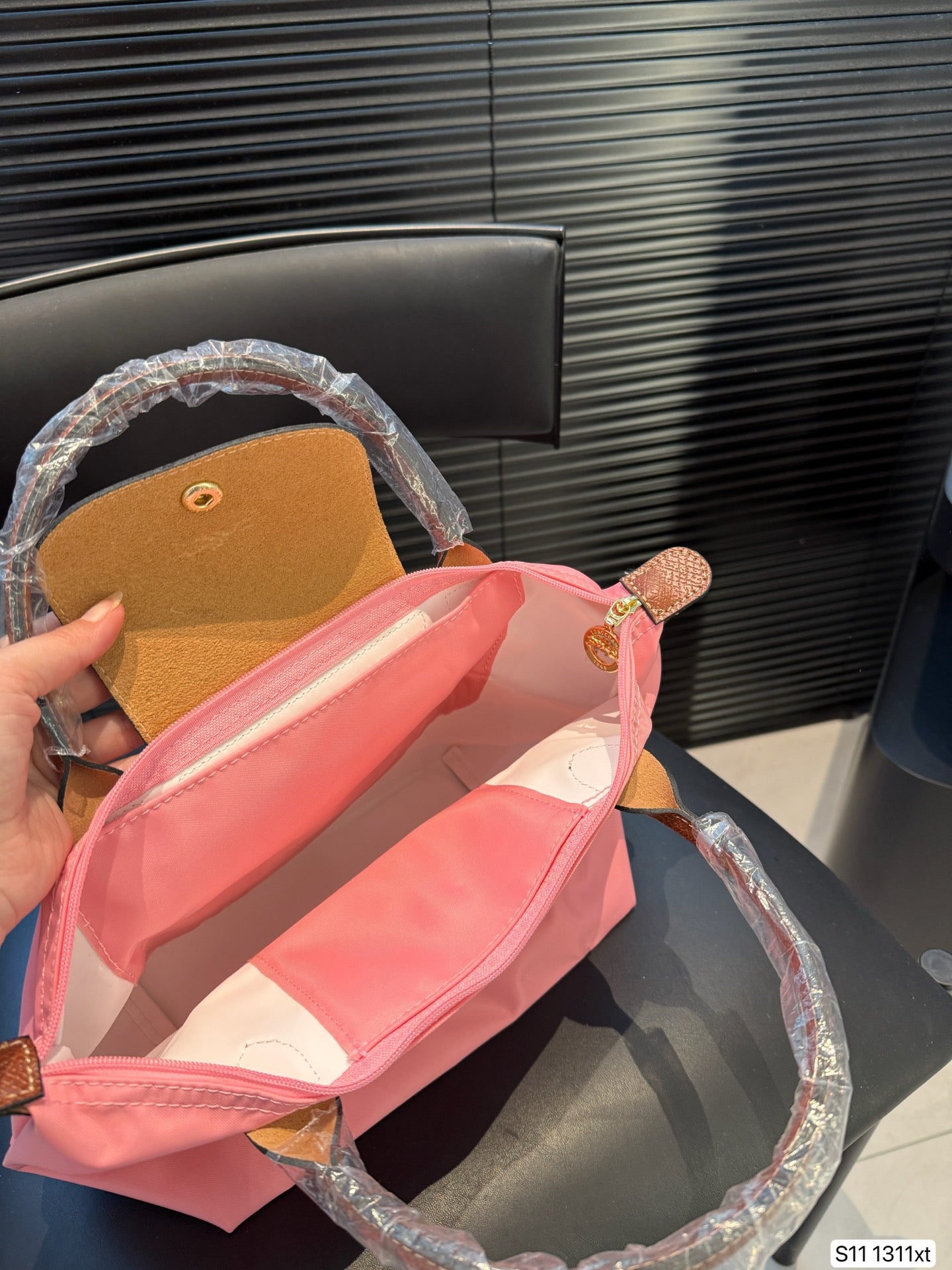 Longchamp Brand Handbags ( 3 Sizes & 3 Colours )