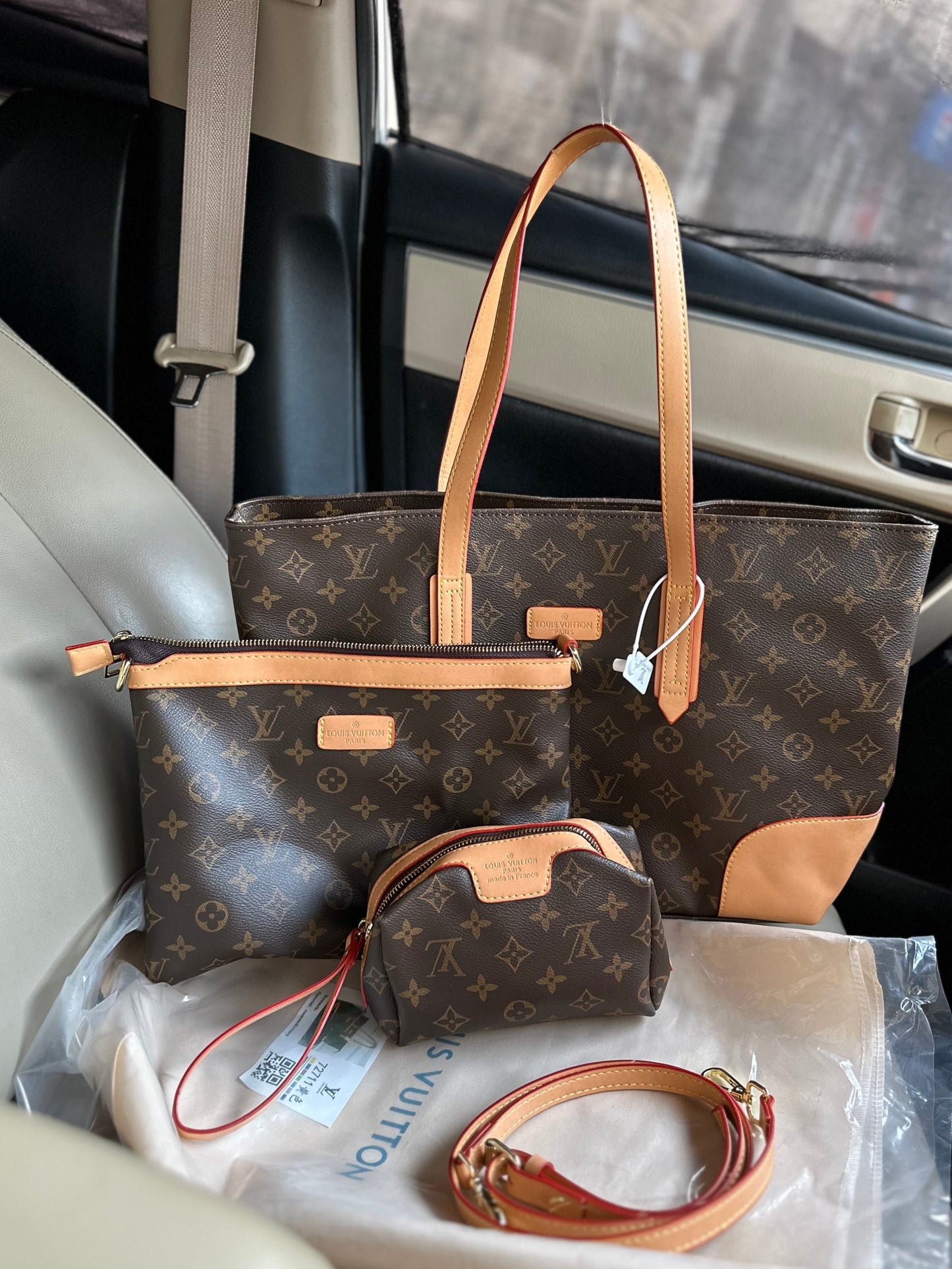 Lv Bag with pouches
