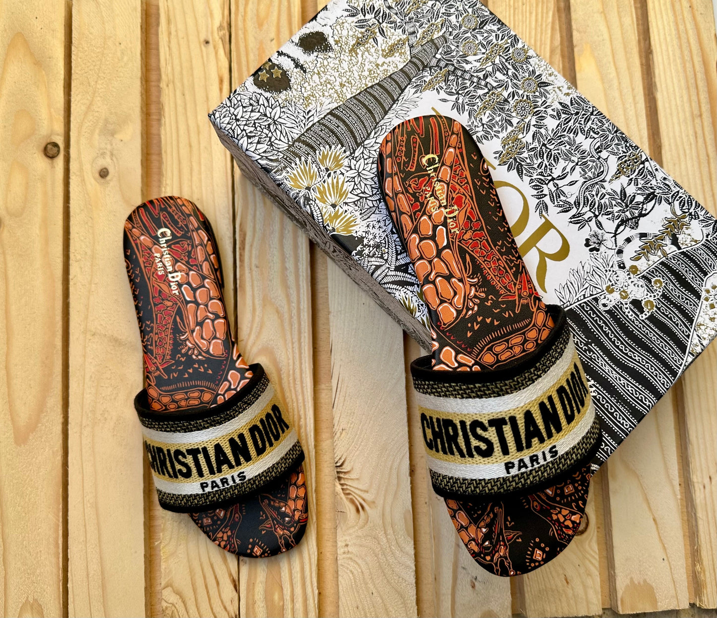 Di*r Embroidery Slide