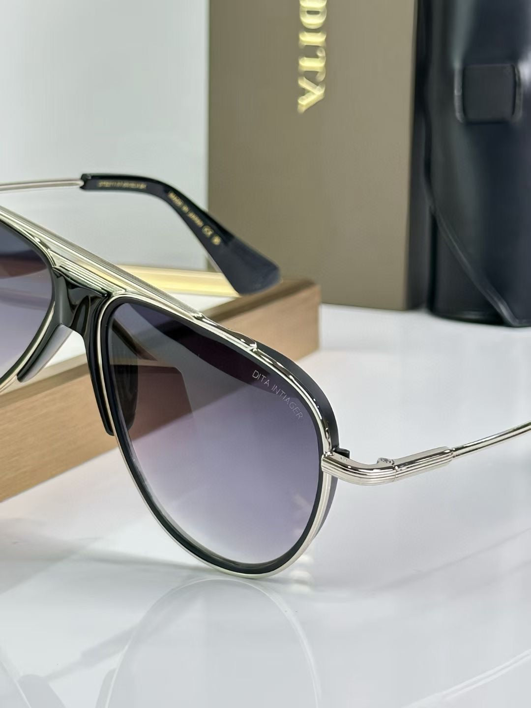 DITA - Model : DTS 211 ( Multiple Shades )