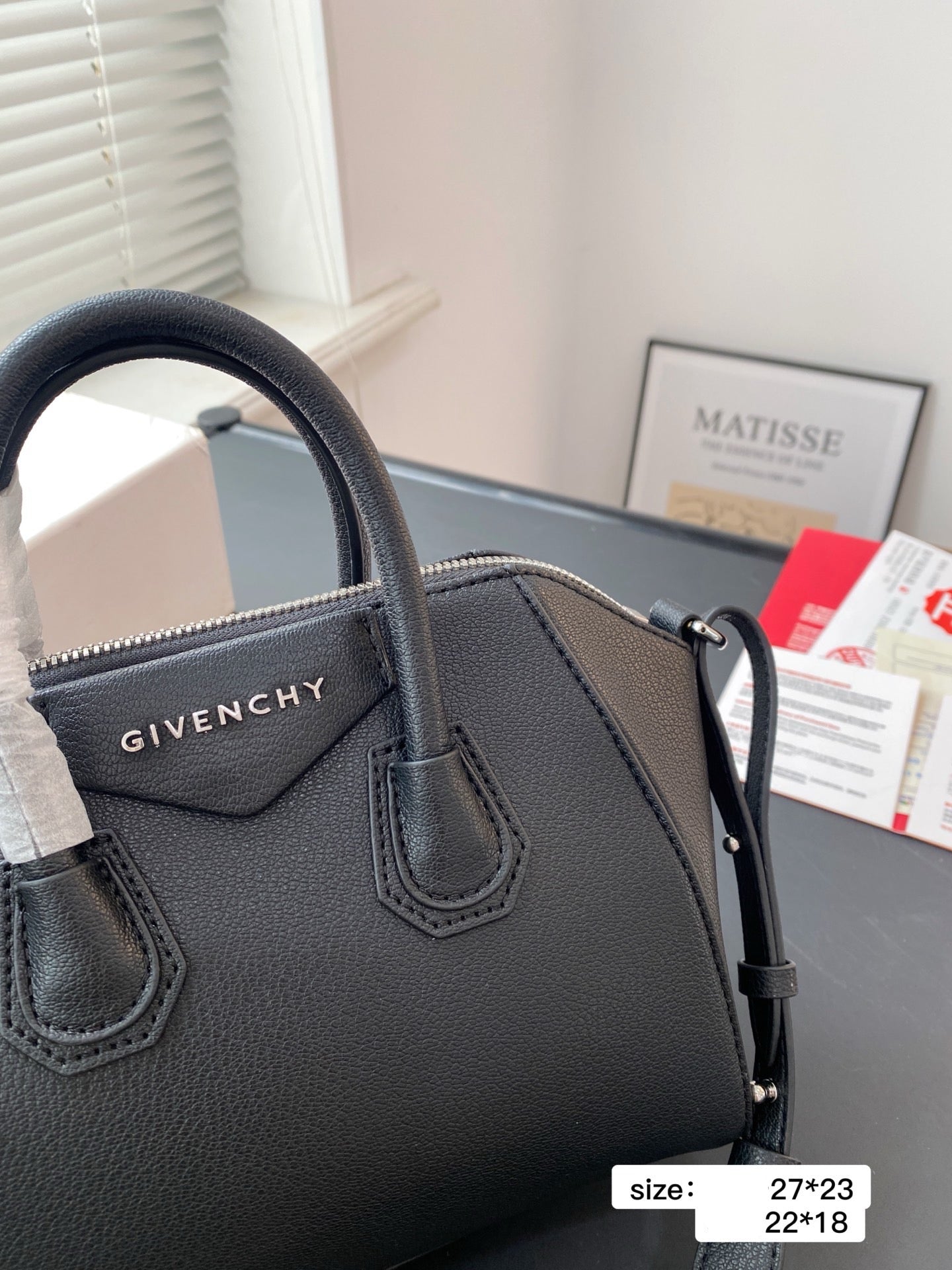 Giv*nchy Handbag ( 2 Sizes )